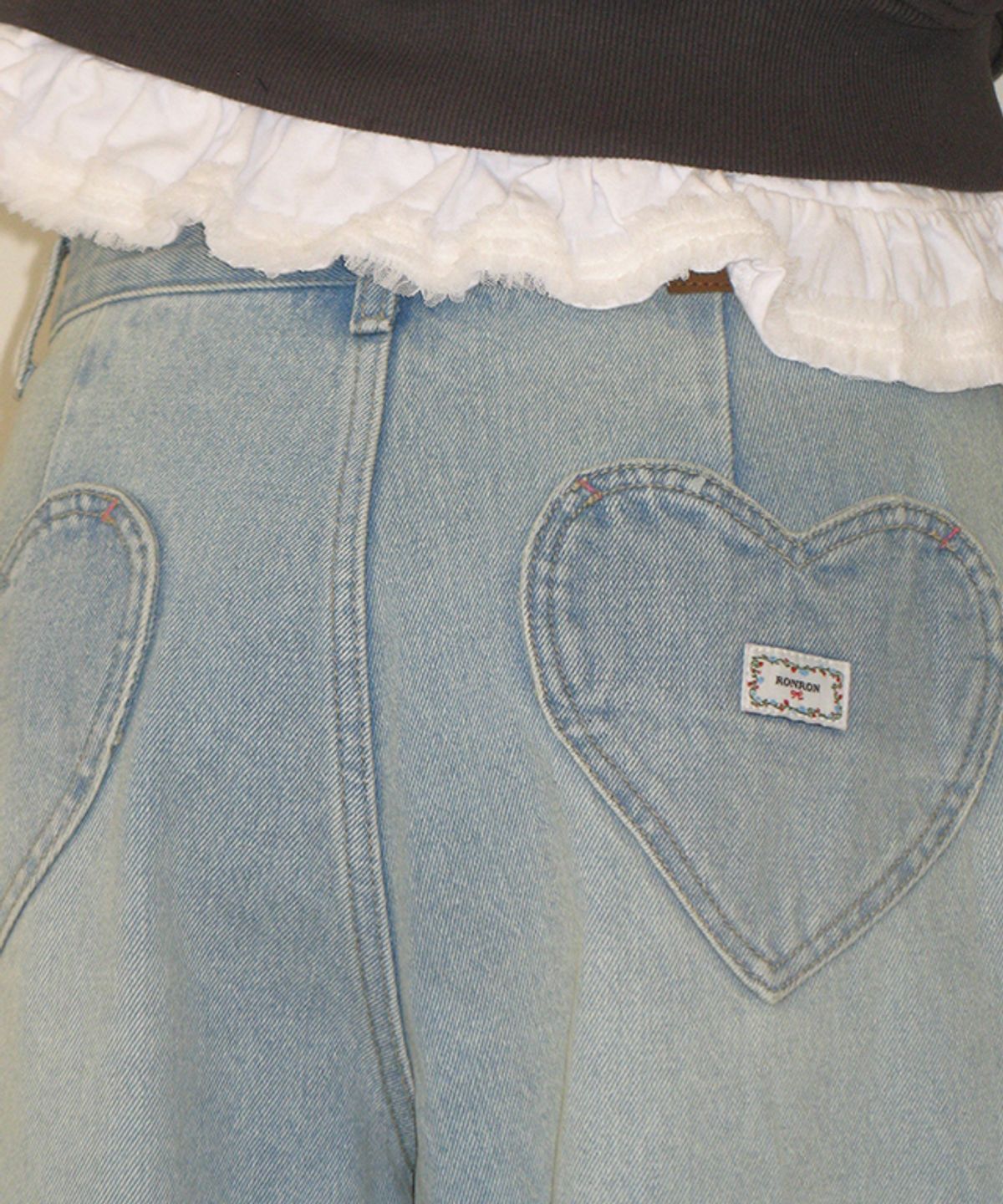 론론(RONRON) BACK HEART STITCH POCKET DENIM PANTS LIGHT BLUE