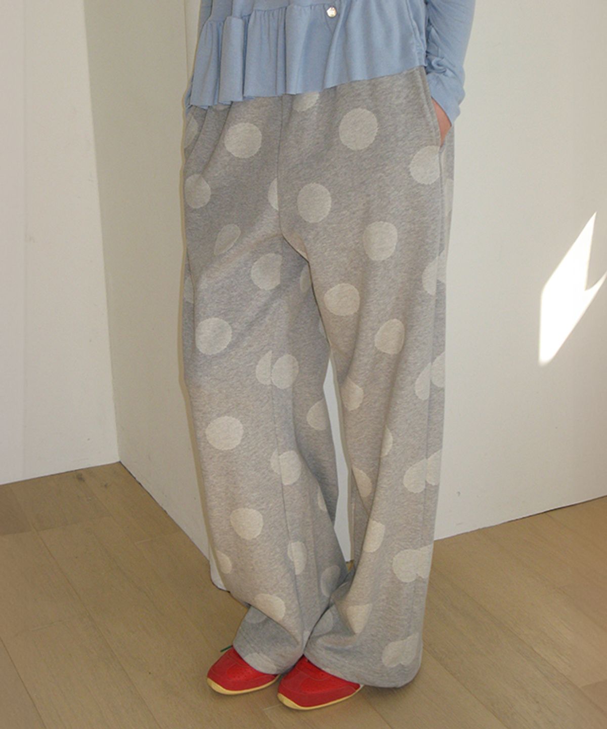 론론(RONRON) BIG DOT SWEAT JOGGER PANTS GREY