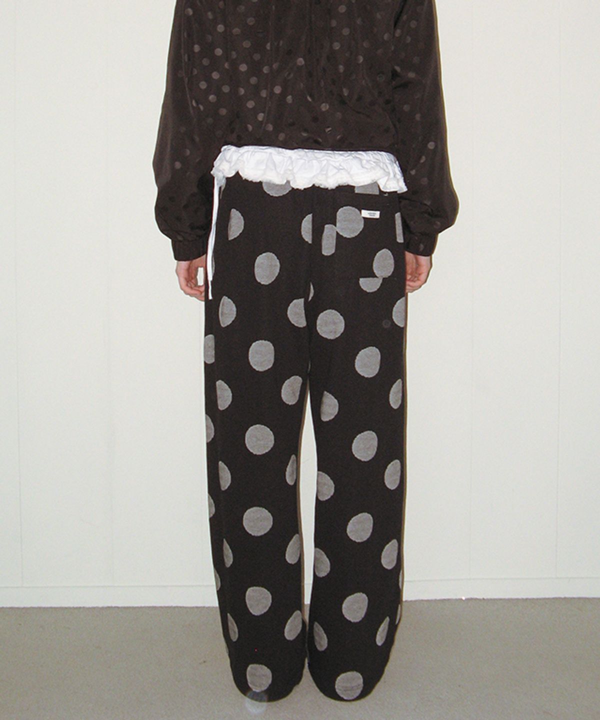 론론(RONRON) BIG DOT SWEAT JOGGER PANTS BLACK