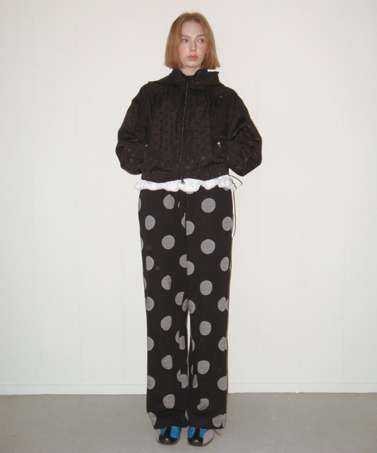론론(RONRON) BIG DOT SWEAT JOGGER PANTS BLACK