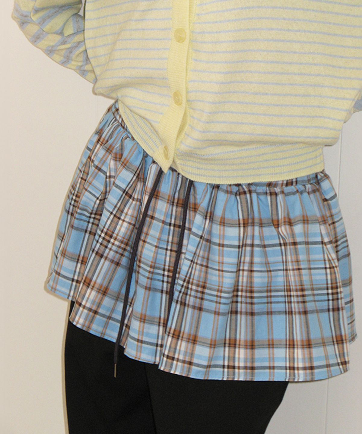 론론(RONRON) LAYERED SKIRT TRAINING PANTS BLACK