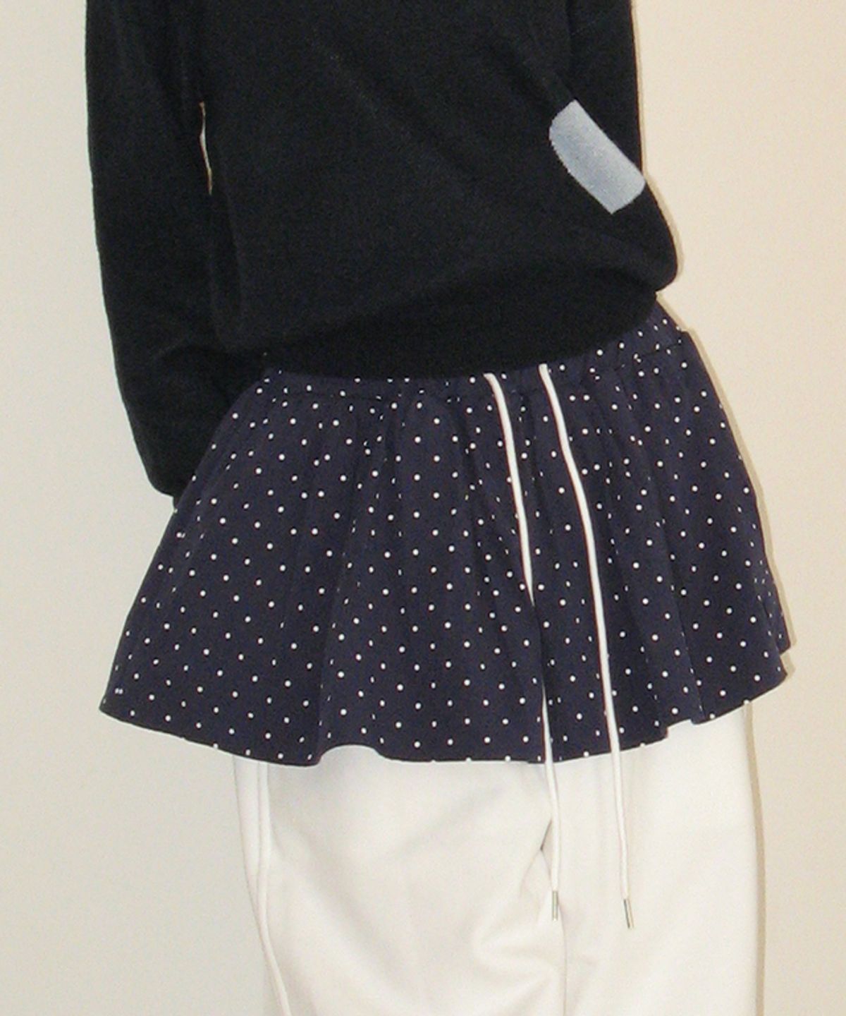 론론(RONRON) LAYERED SKIRT TRAINING PANTS WHITE