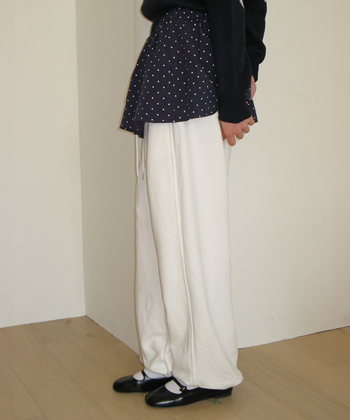 론론(RONRON) LAYERED SKIRT TRAINING PANTS WHITE