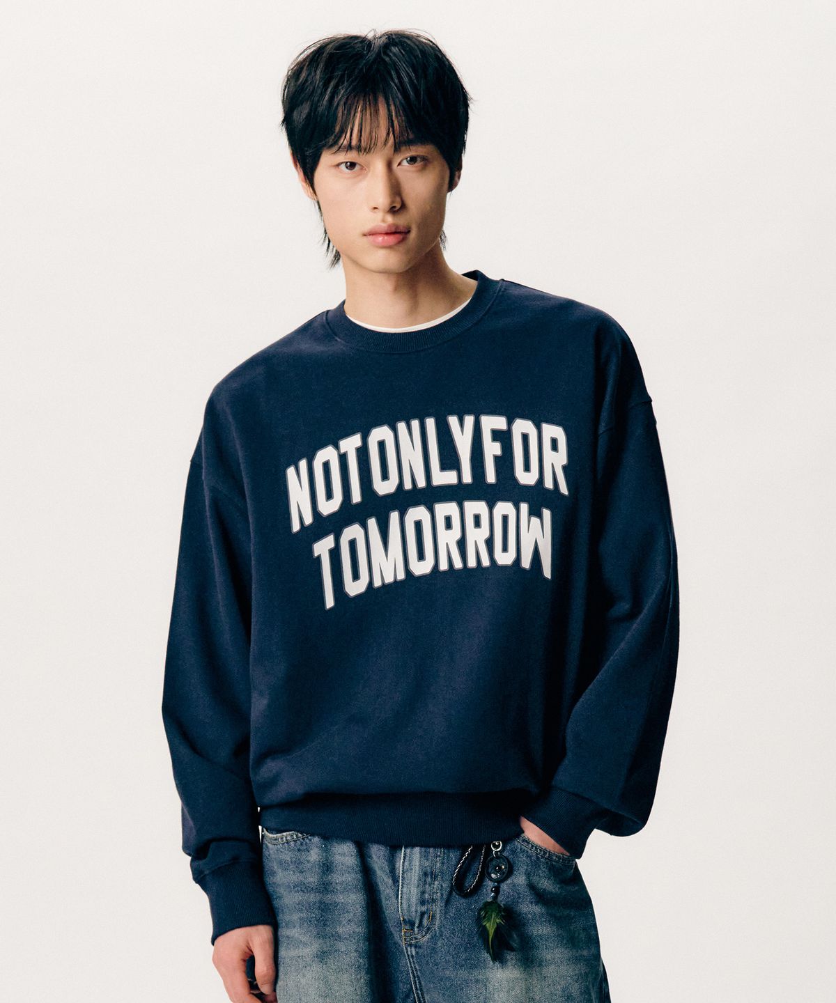 낫온리포투데이(NOT ONLY FOR TODAY) 투모로우 맨투맨 [네이비]