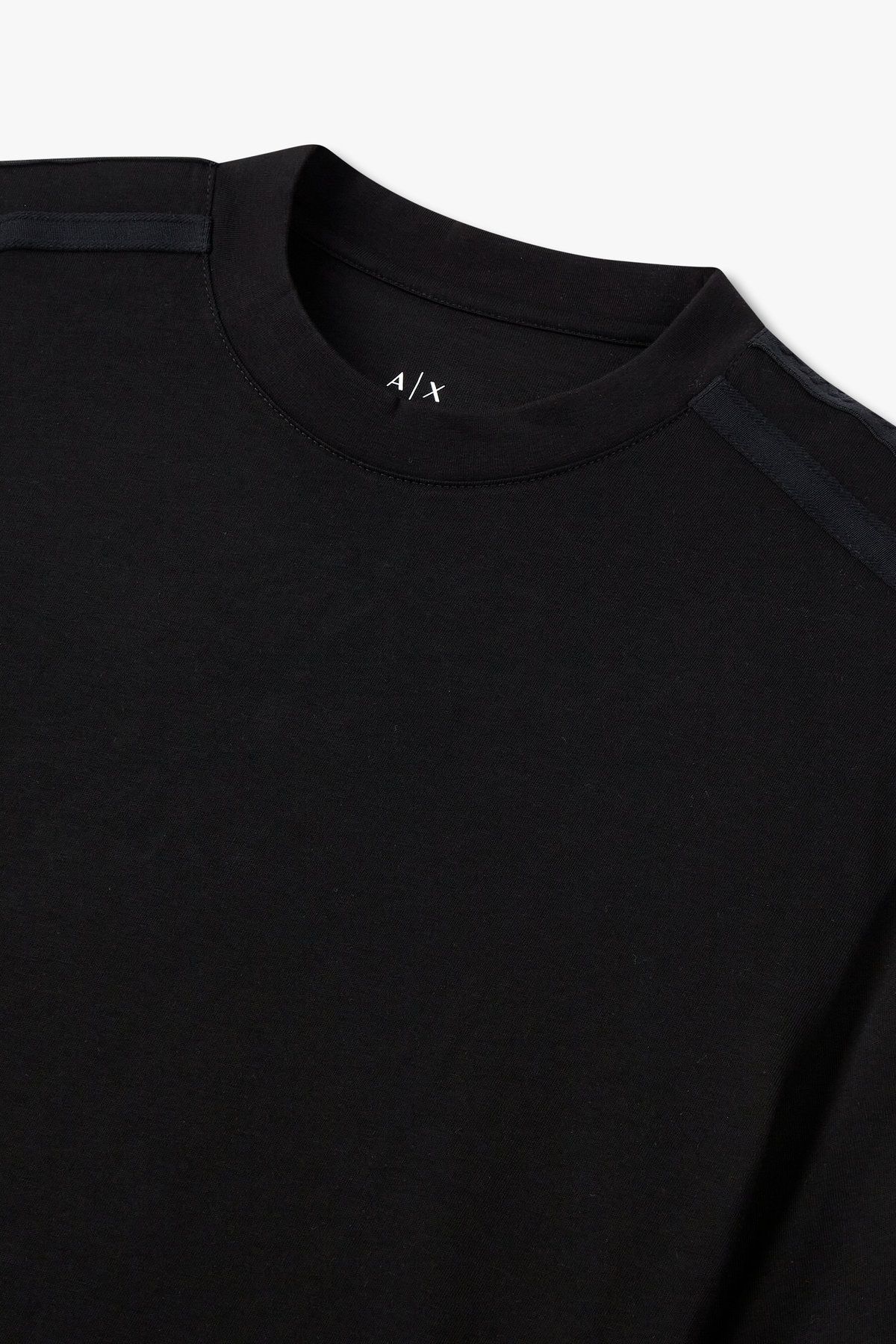 아르마니 익스체인지(ARMANI EXCHANGE) 남성 배색 트림 숏 슬리브 티셔츠_블랙 A415130003