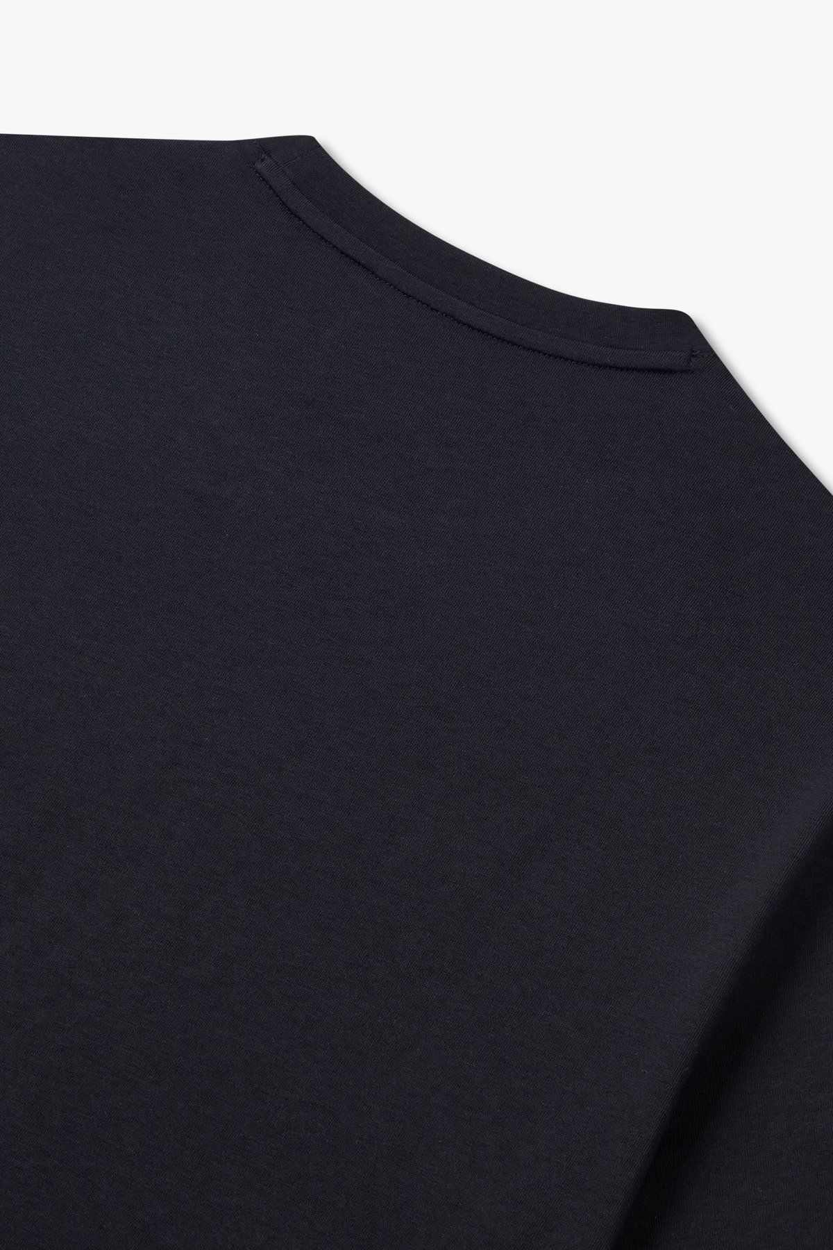 아르마니 익스체인지(ARMANI EXCHANGE) 남성 로고 패치 베이직 티셔츠_다크 네이비 A415130110