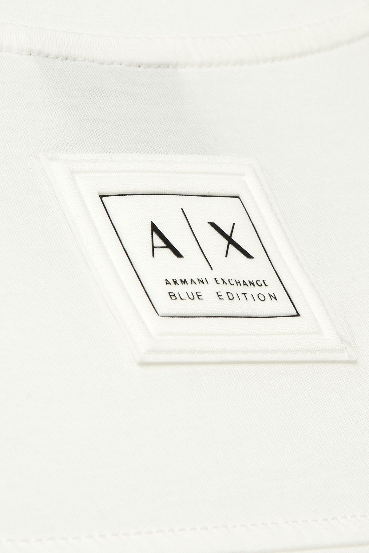 아르마니 익스체인지(ARMANI EXCHANGE) 남성 절개 디테일 크루넥 티셔츠_오프 화이트 A415130004