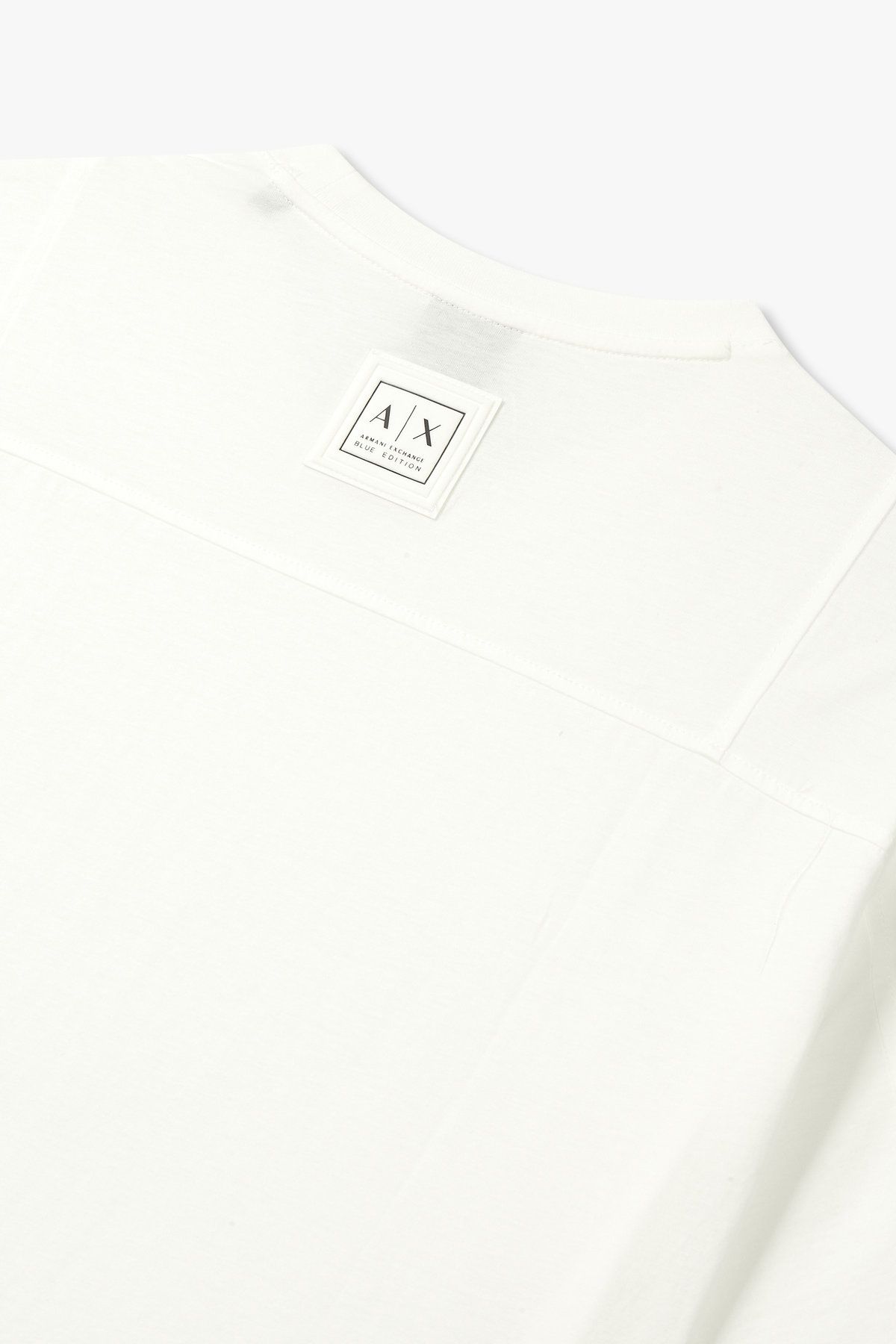 아르마니 익스체인지(ARMANI EXCHANGE) 남성 절개 디테일 크루넥 티셔츠_오프 화이트 A415130004