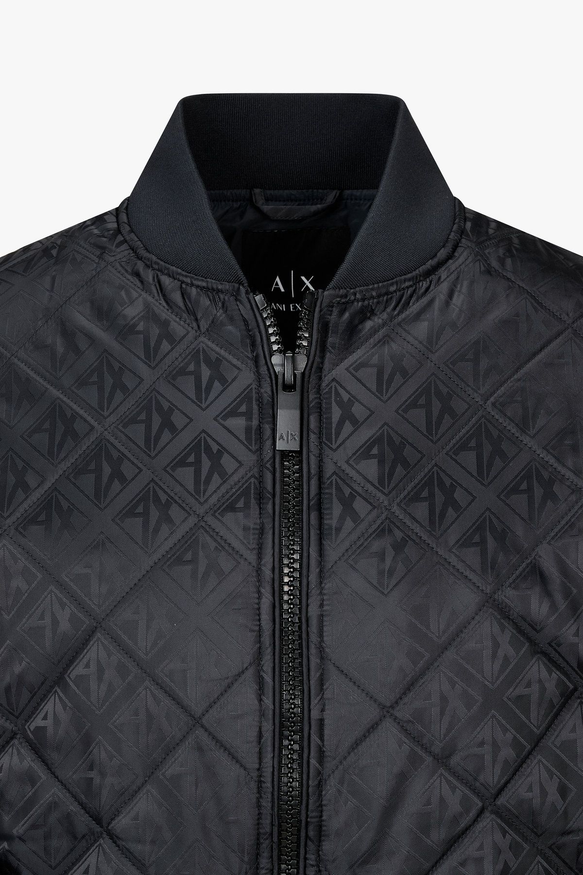 아르마니 익스체인지(ARMANI EXCHANGE) 남성 톤온톤 로고 패턴 퀼팅 자켓_다크 네이비 A415110002