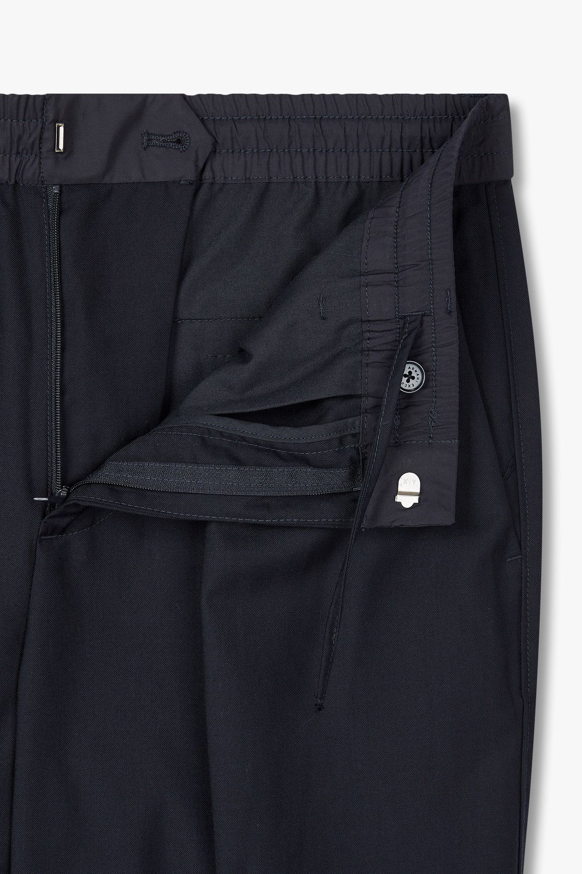 아르마니 익스체인지(ARMANI EXCHANGE) 남성 폴리 블렌드 배색 웨이스트 팬츠_다크 네이비 A415142004