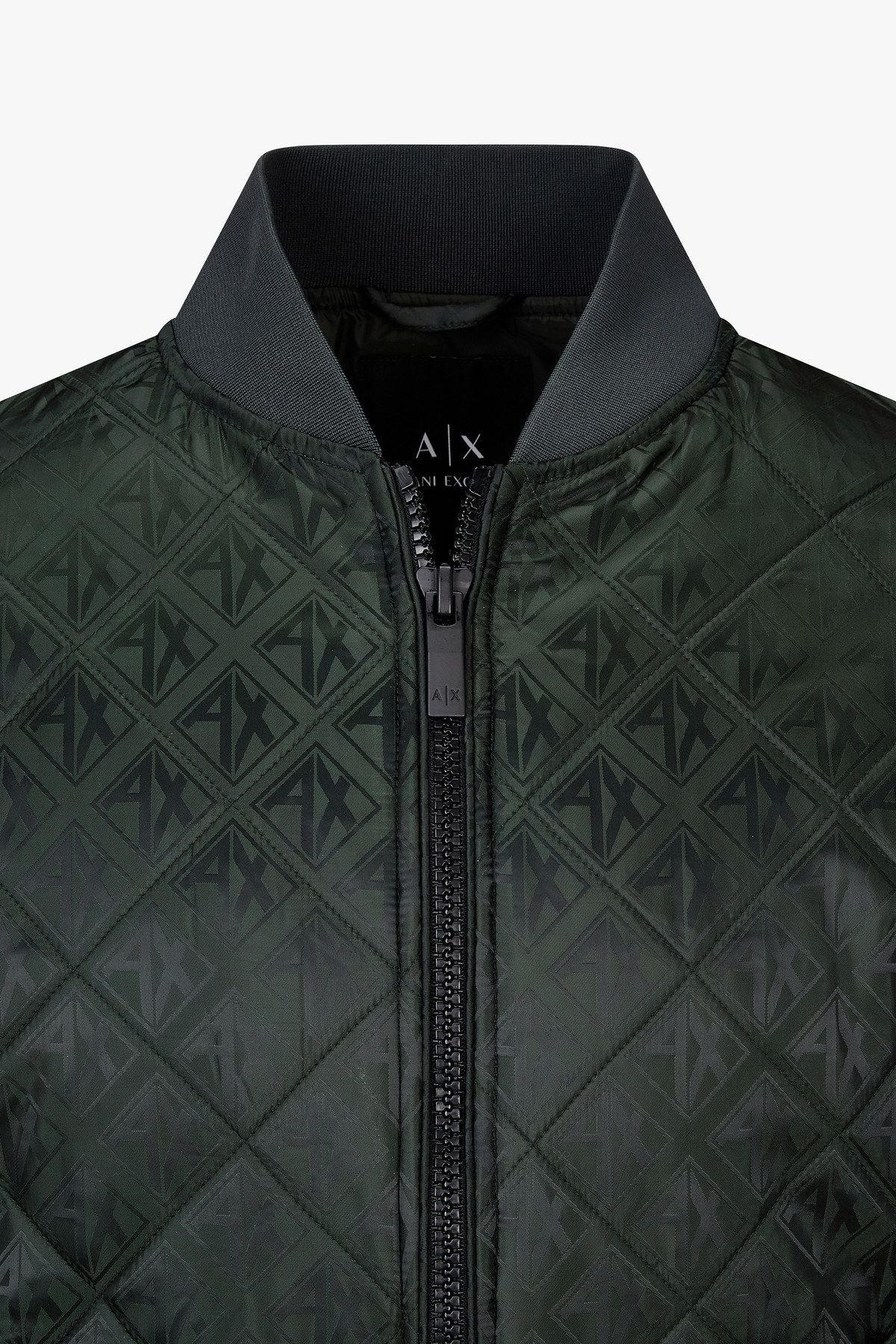 아르마니 익스체인지(ARMANI EXCHANGE) 남성 톤온톤 로고 패턴 퀼팅 자켓_다크 그린 A415110001