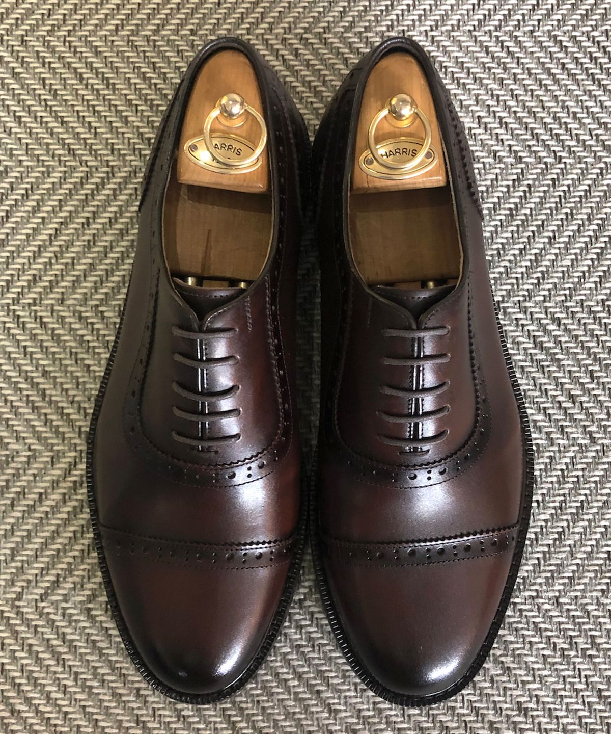 조앤슈(JOENSHOE) 베쳇 브로깅 라운드 스트레이트팁 와인브라운