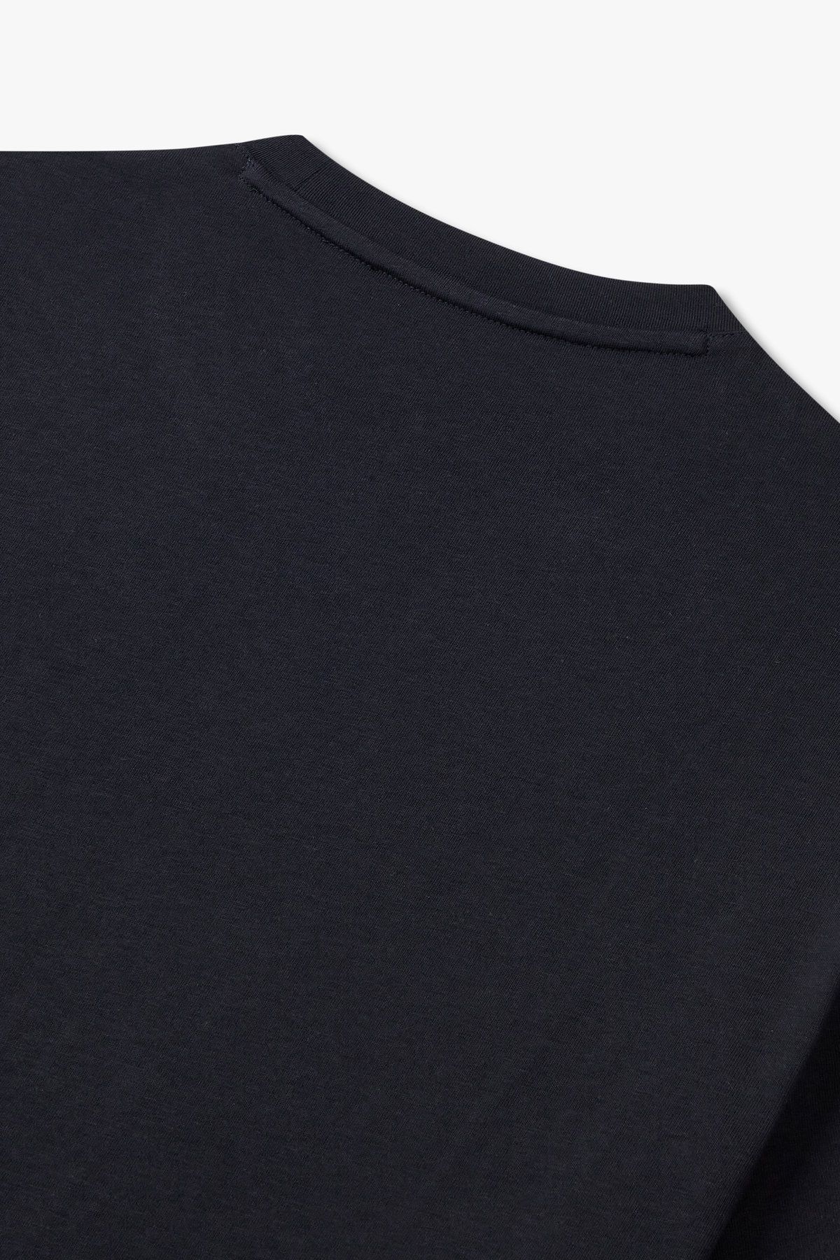아르마니 익스체인지(ARMANI EXCHANGE) 남성 로고 프린트 크루넥 티셔츠_다크 네이비 A415130013