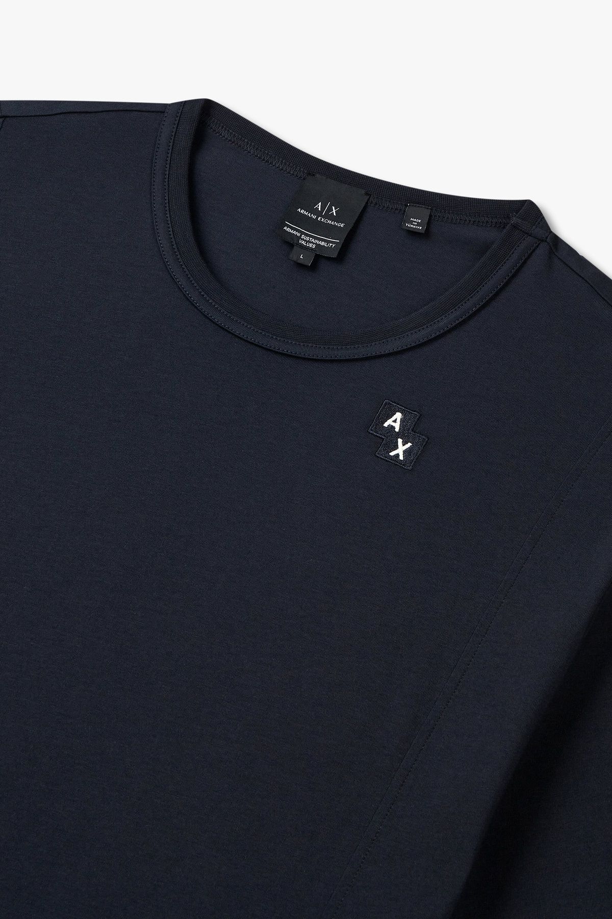 아르마니 익스체인지(ARMANI EXCHANGE) 남성 절개 라인 크루넥  티셔츠_다크 네이비 A415130017