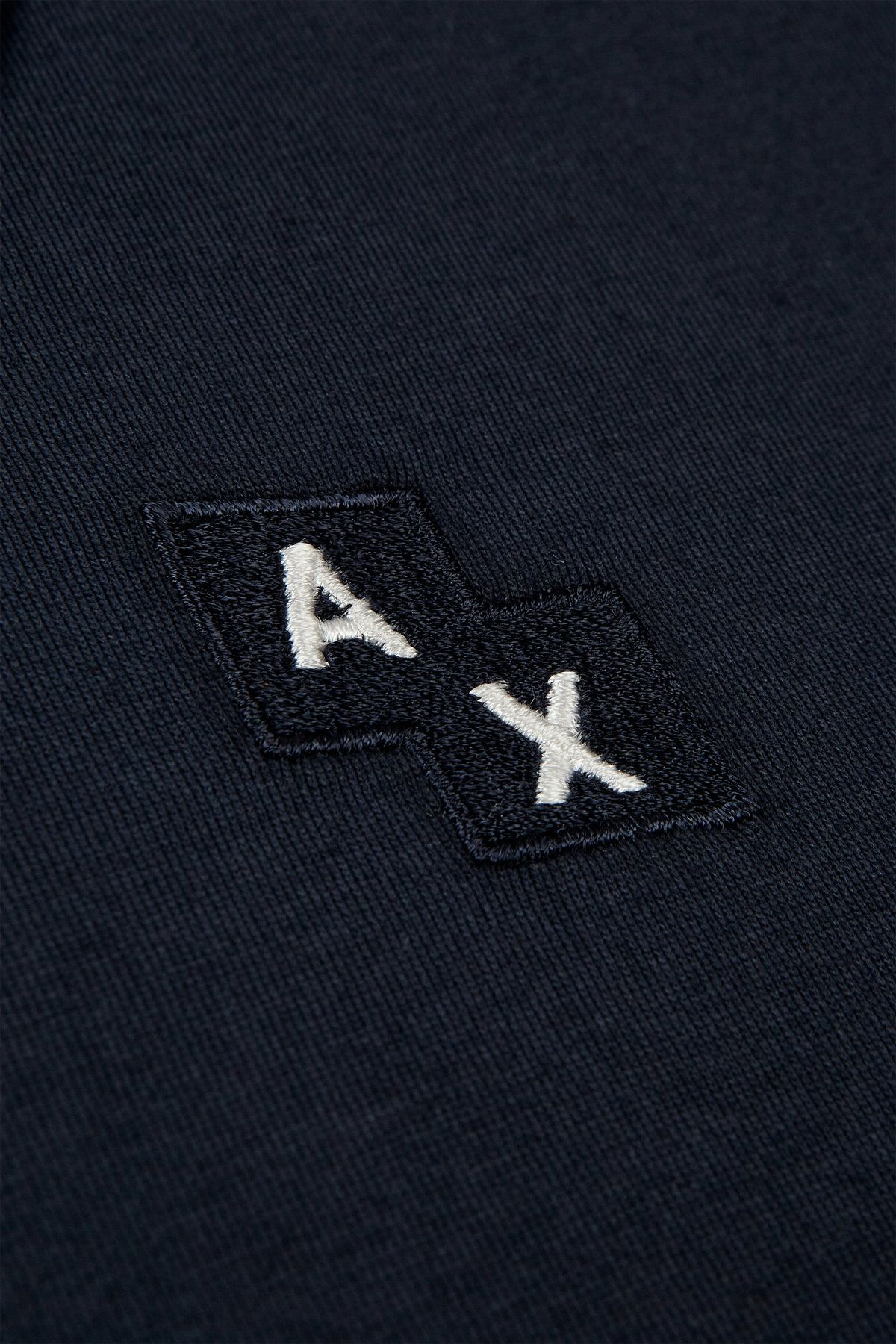아르마니 익스체인지(ARMANI EXCHANGE) 남성 절개 라인 크루넥  티셔츠_다크 네이비 A415130017