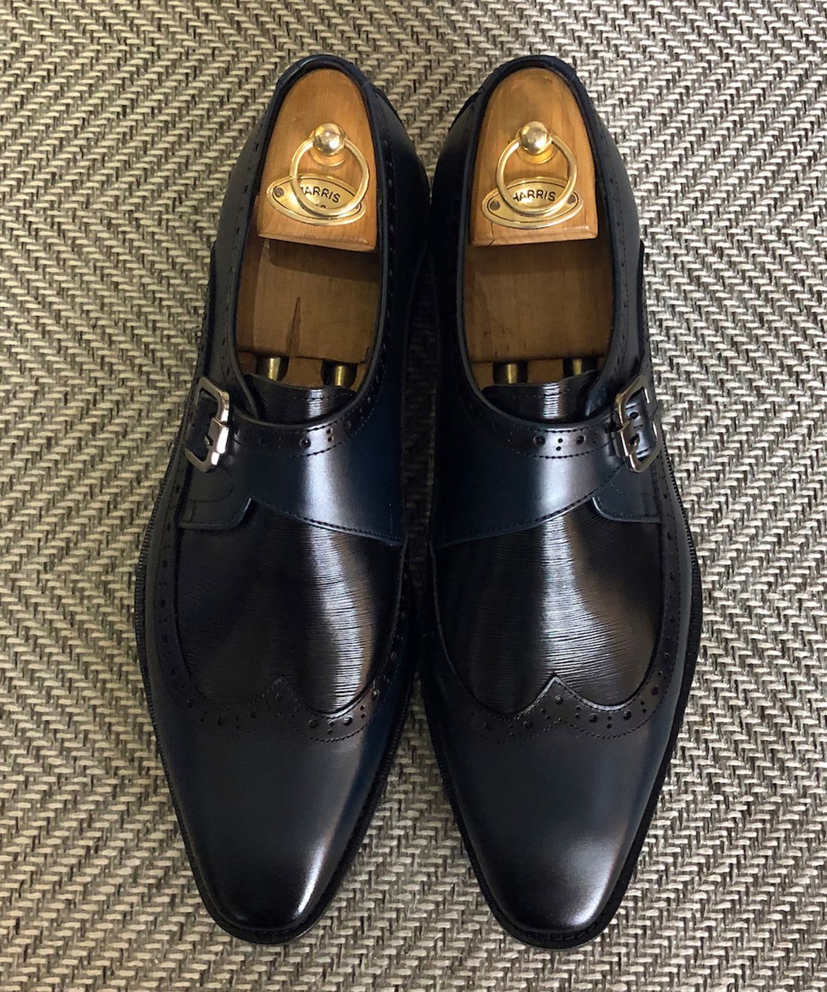 조앤슈(JOENSHOE) 슈만 빗살콤비 윙팁 싱글 몽크스트랩 네이비