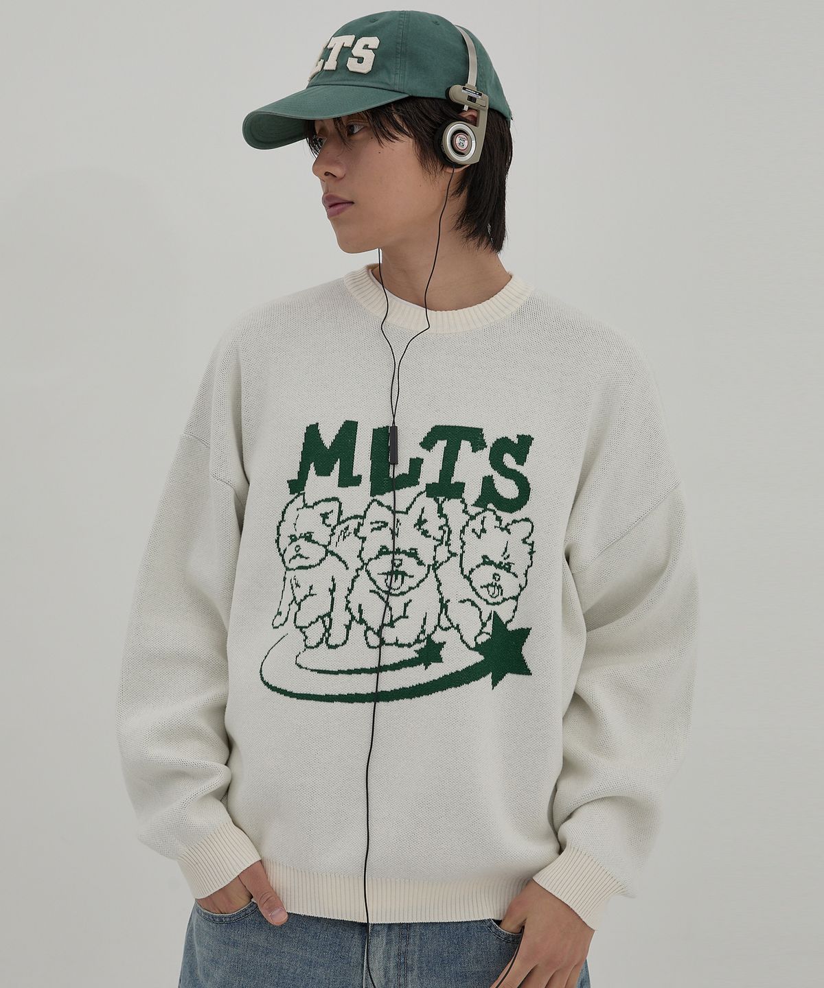 와이케이(WAIKEI) MLTS 라인 그래픽 니트 네이비