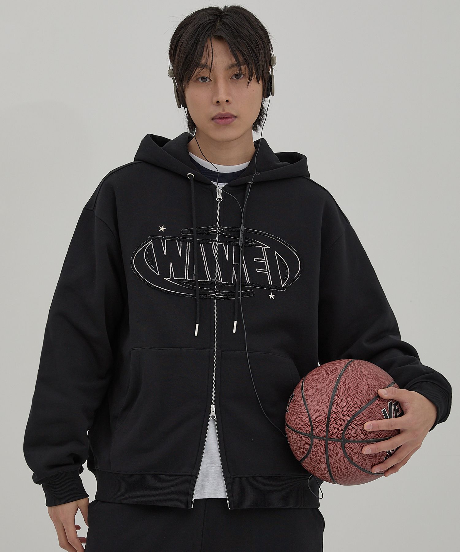 Seventeen着用Wai KeiのLogo Applique Hooded Zip-Up 全3色 MUSINSA | WAI KEI Logo Applique Hooded Zip-Up Black