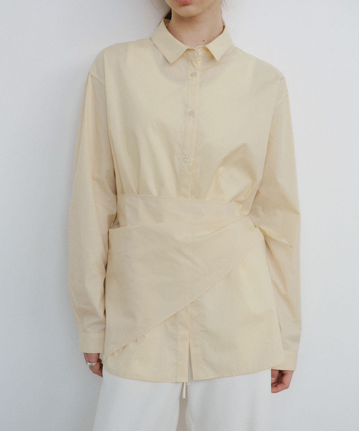 유라고(URAGO) Laura scarf shirt