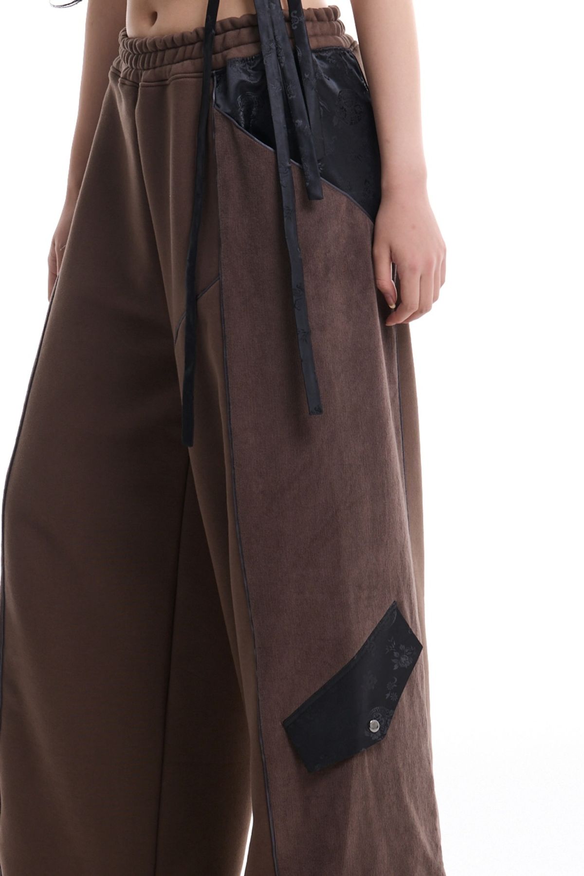 칠 하나 투 구육(71TO96) Corduroy Mixed Hanbok Sweat Pants (Brown)