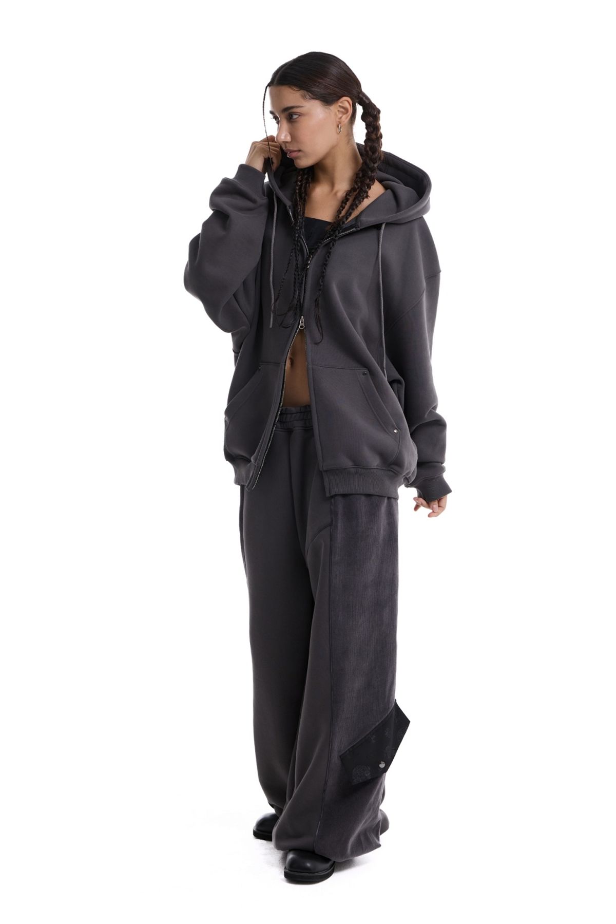 칠 하나 투 구육(71TO96) Corduroy Mixed Hanbok Sweat Pants (Charcoal)