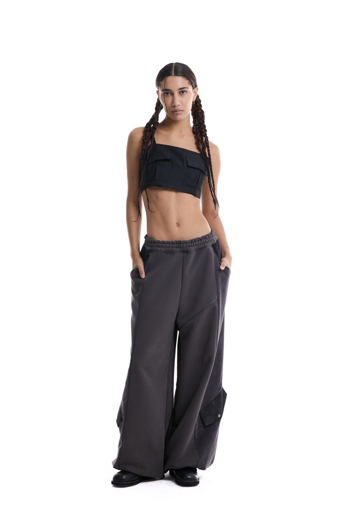 칠 하나 투 구육(71TO96) Corduroy Mixed Hanbok Sweat Pants (Charcoal)