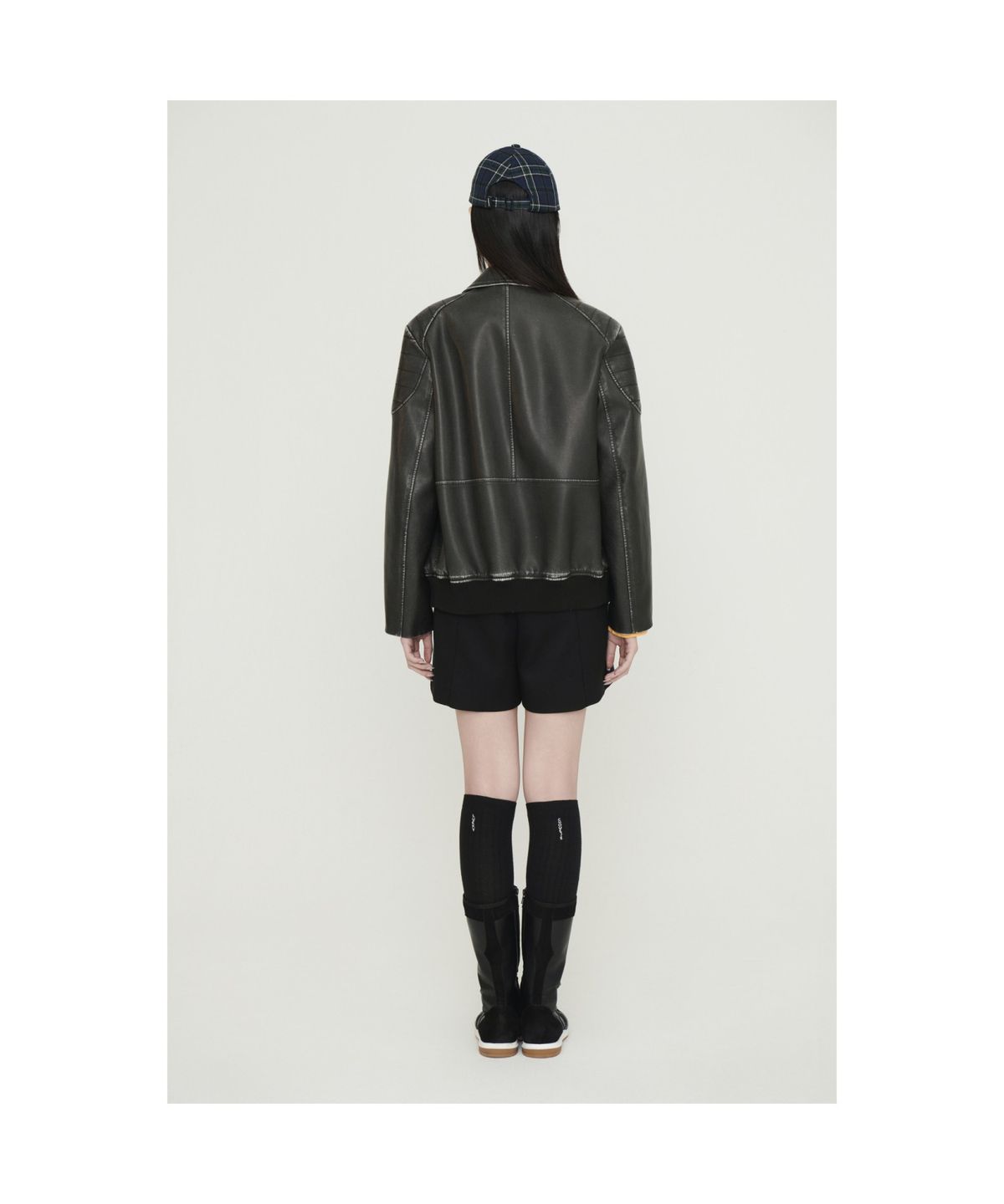 럭키슈에뜨(LUCKY CHOUETTE) Vintage Fake Leather Blue Bell Jumper(light black) LFUAS25220BKL
