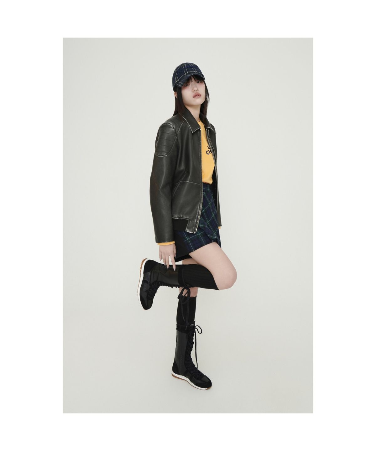 럭키슈에뜨(LUCKY CHOUETTE) Vintage Fake Leather Blue Bell Jumper(light black) LFUAS25220BKL
