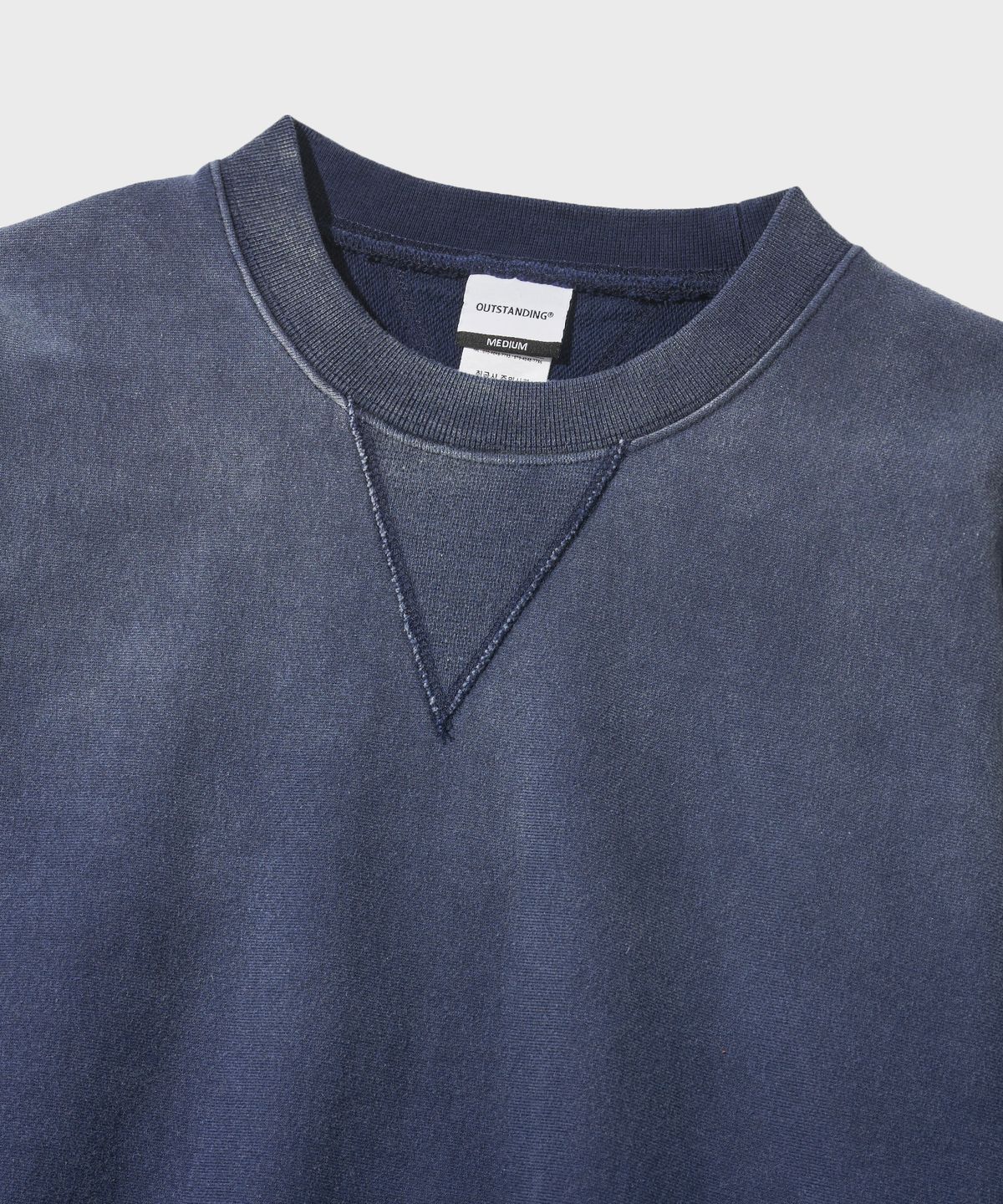 아웃스탠딩(OUTSTANDING) FADE WASHING SWEAT_NAVY