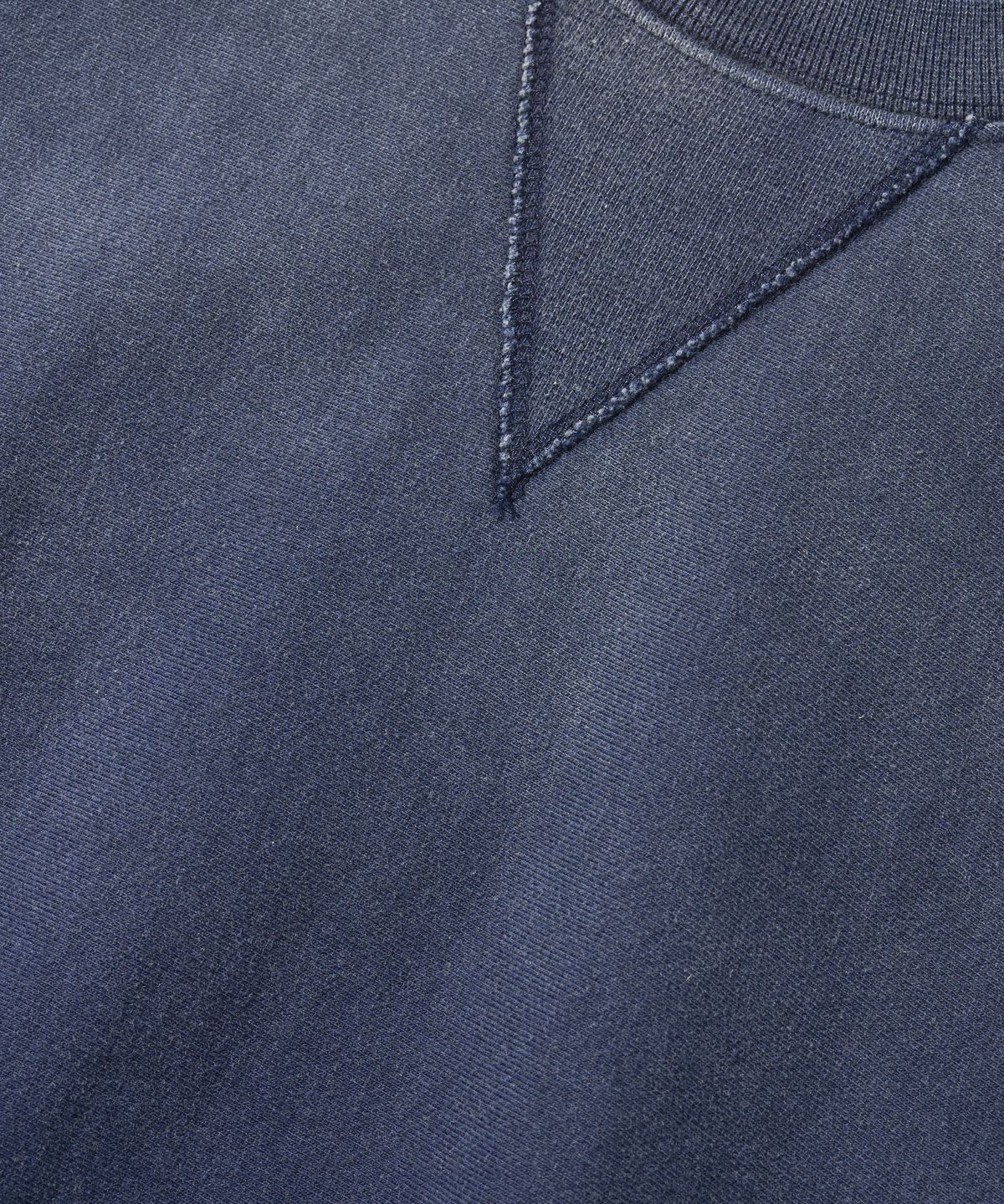 아웃스탠딩(OUTSTANDING) FADE WASHING SWEAT_NAVY