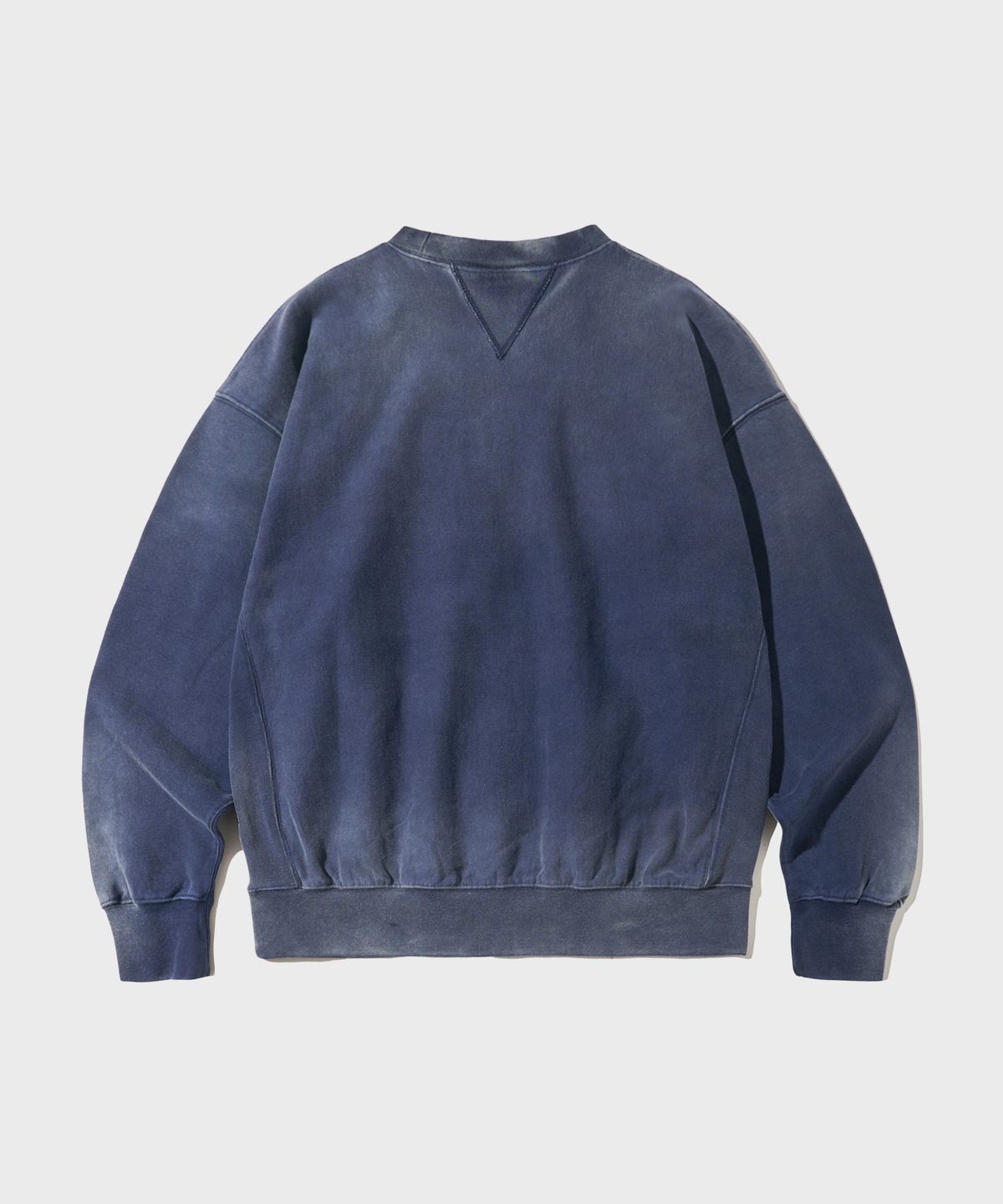 아웃스탠딩(OUTSTANDING) FADE WASHING SWEAT_NAVY
