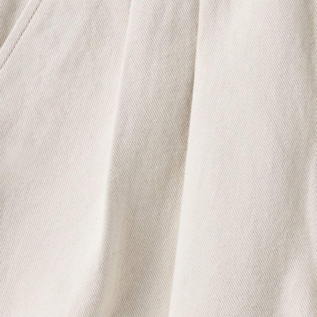 브롬톤 런던(BROMPTON LONDON) 1975 TWO TUCK DENIM SHORTS - IVORY (P252UDP431)