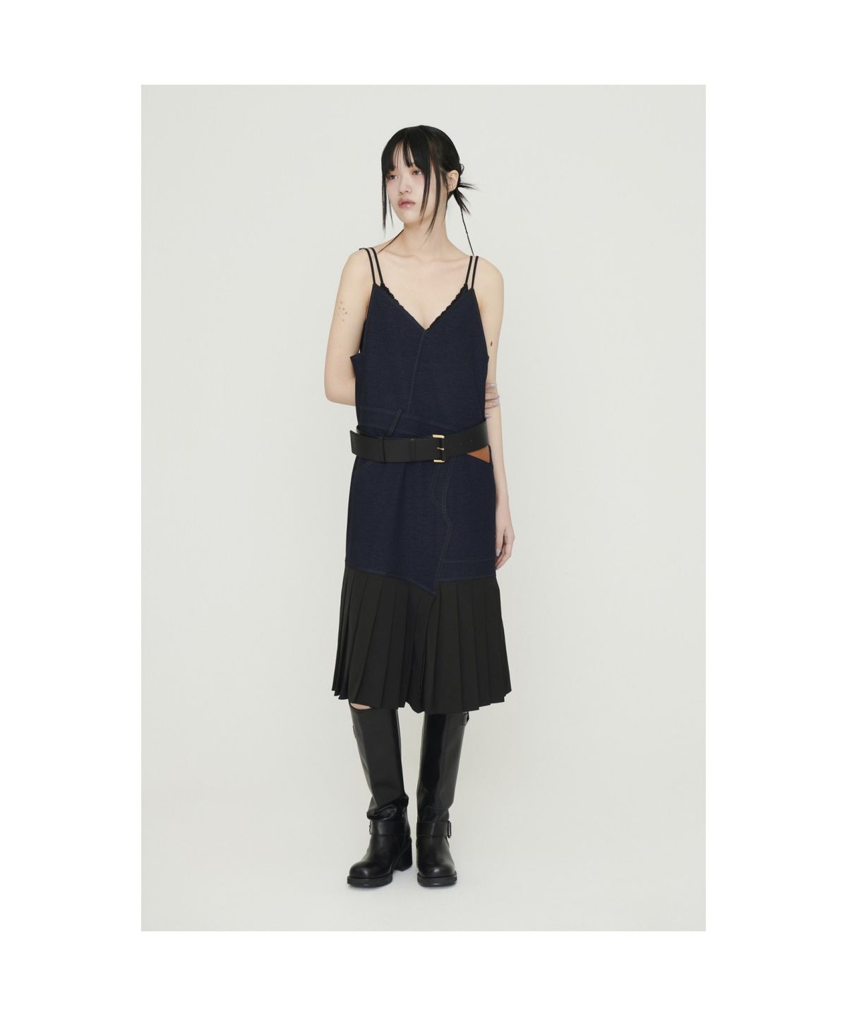 럭키슈에뜨(LUCKY CHOUETTE) Pleats Colored Denim-Like Dress (dark navy) LFDAS25250NYD