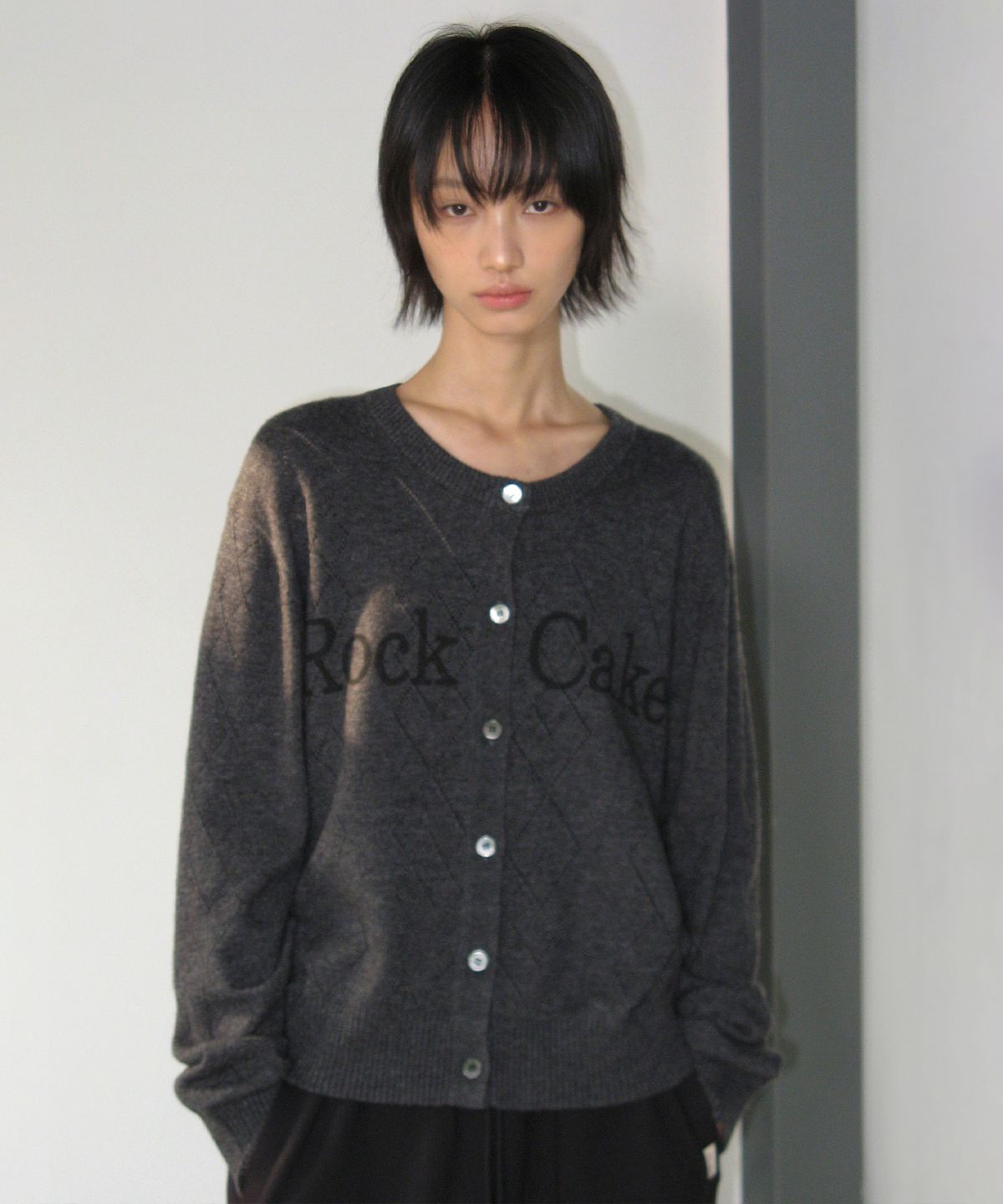 락케이크(ROCKCAKE) Argyle Punching Knit Cardigan - Charcoal