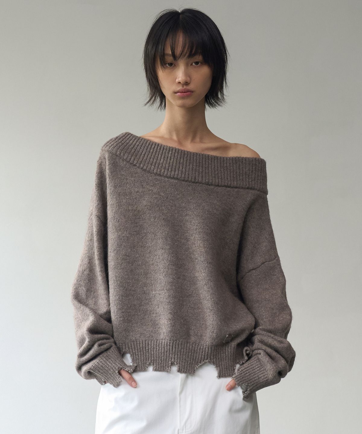 락케이크(ROCKCAKE) Off Shoulder Damaged Knit - Brown
