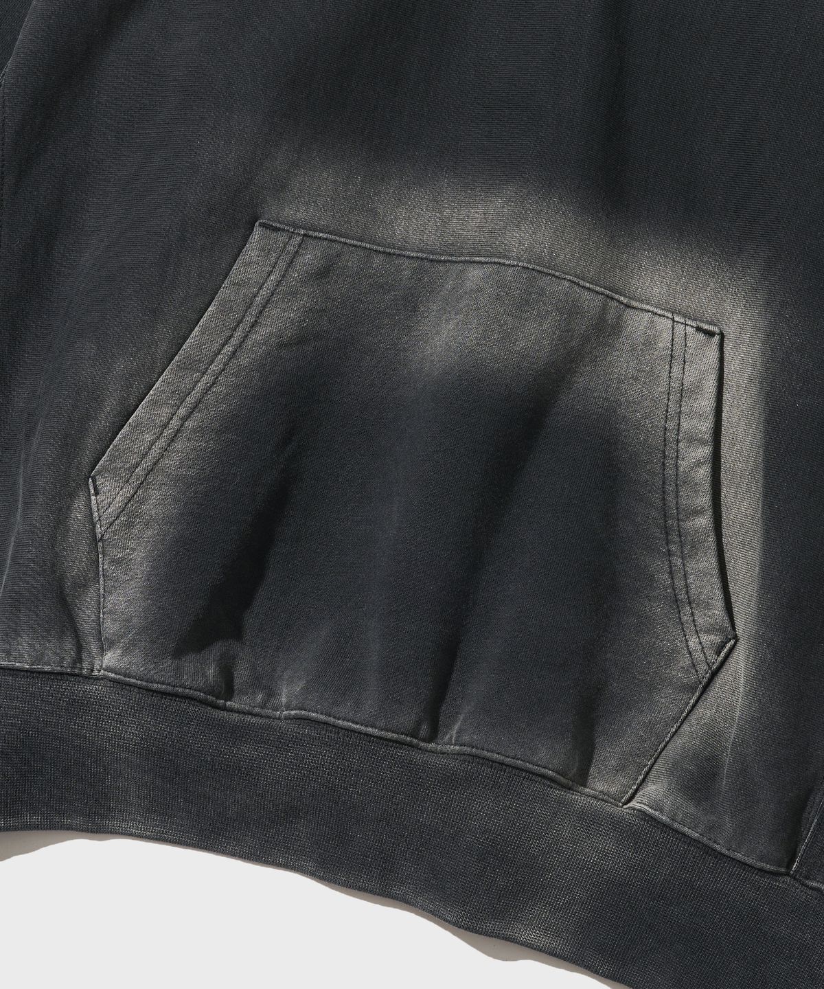 아웃스탠딩(OUTSTANDING) FADE WASHING HOOD SWEAT_BLACK