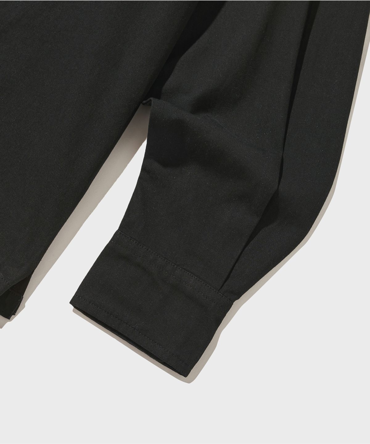 아웃스탠딩(OUTSTANDING) CHAIN STITCH OPEN COLLAR SHIRT_BLACK