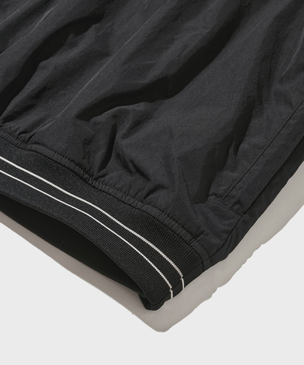 아웃스탠딩(OUTSTANDING) BASKETBALL WARMUP PULLOVER_BLACK