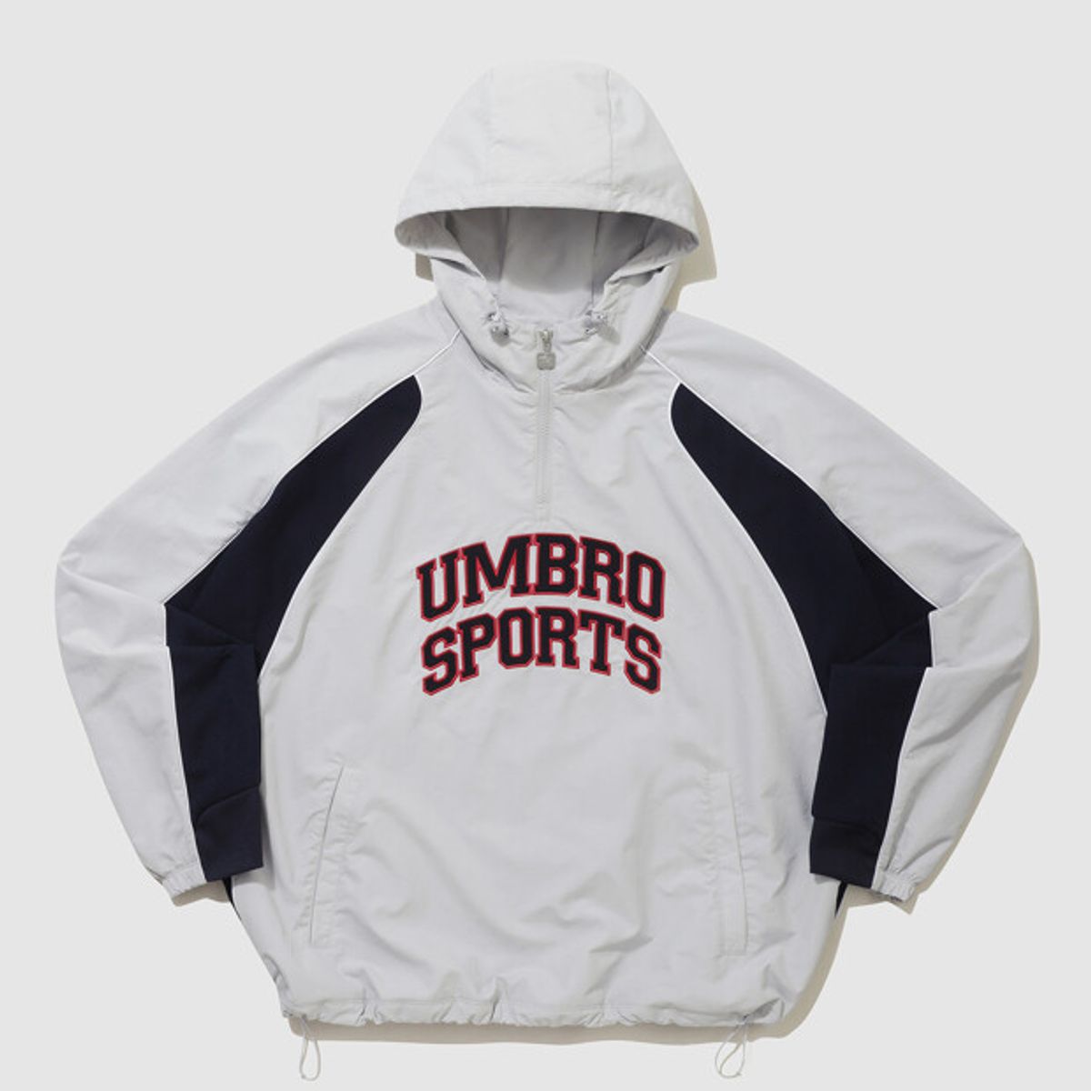 엄브로(UMBRO) 엔지니어드 레터링 후드 아노락 라이트 그레이(UQ121CWT24)