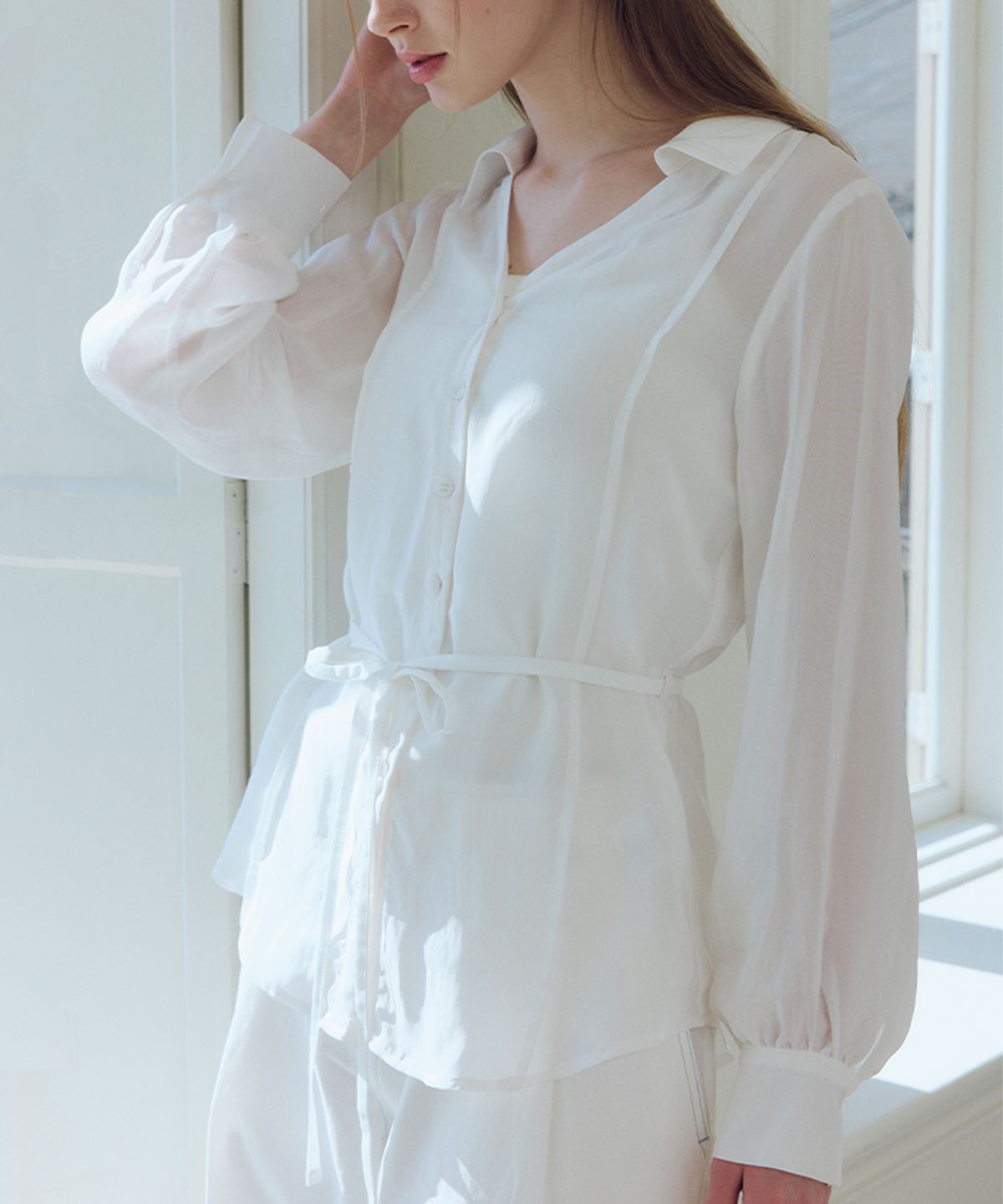 아이토브 서울(ITOV SEOUL) 큐프라 핀턱 블라우스 white