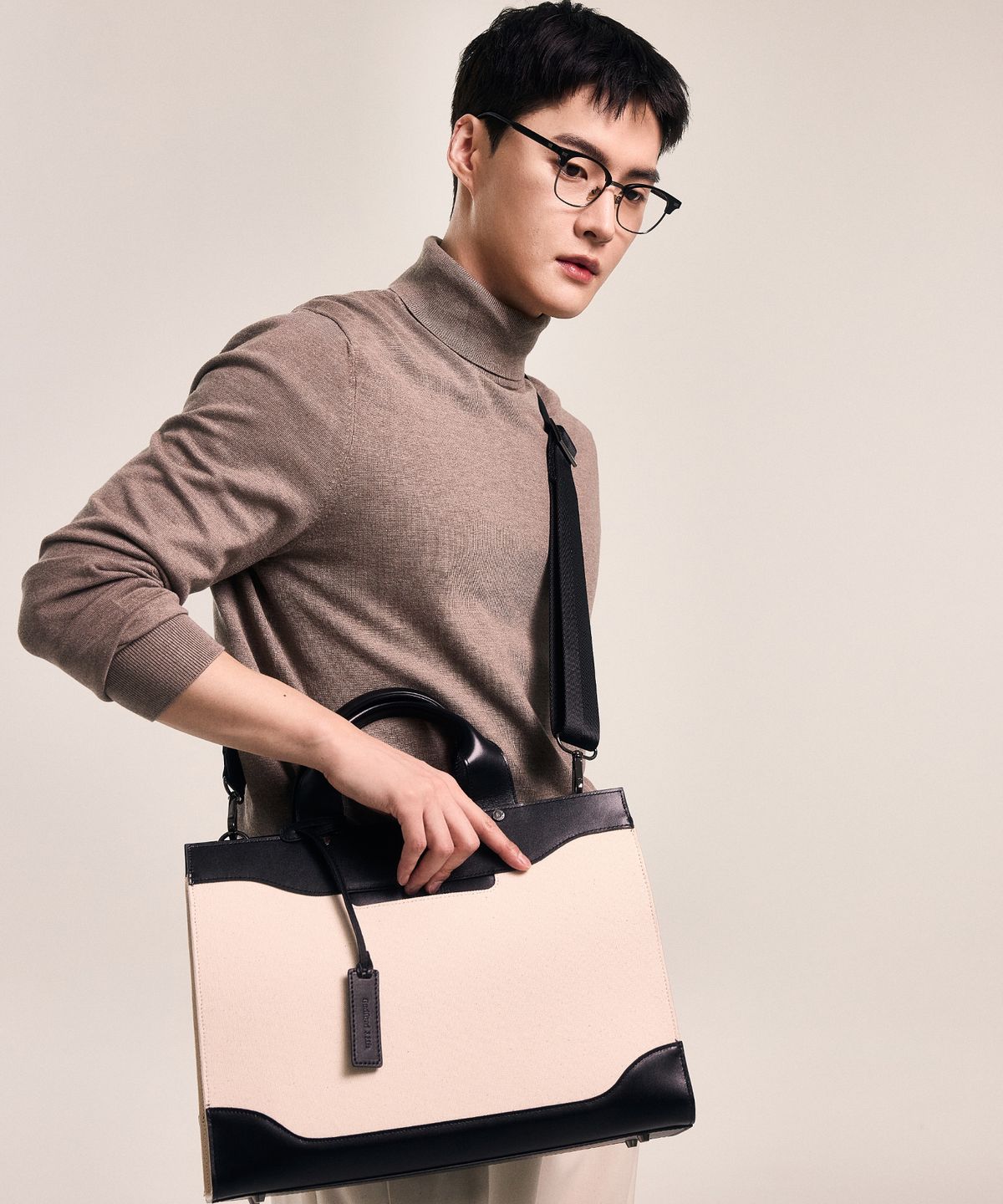 베드포드일레븐스(BEDFORD11TH) 남녀공용14인치수납 메트로폴리탄 브리프[아이보리블랙콤보]