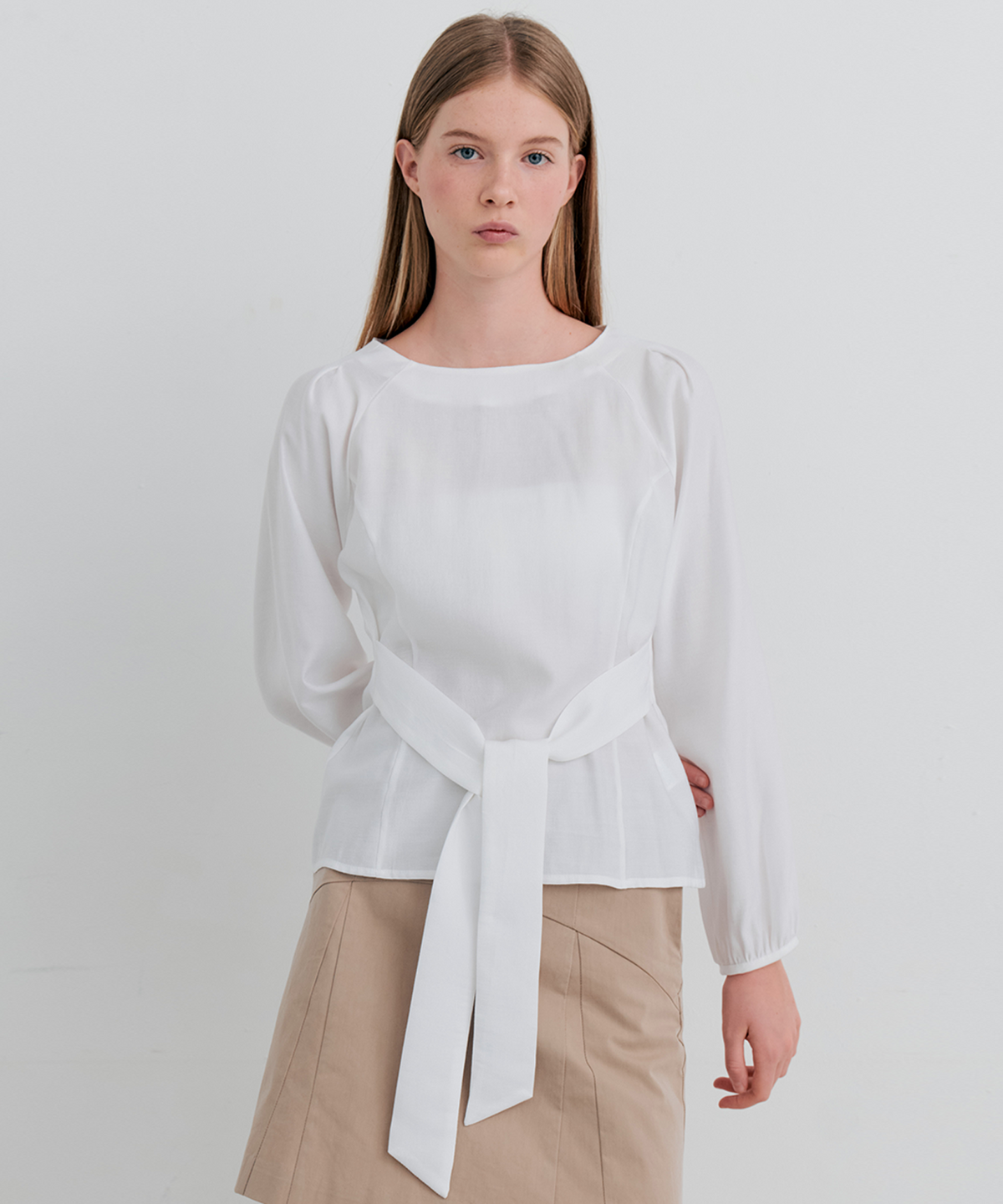아이토브 서울(ITOV SEOUL) 보트넥 리본 블라우스 ivory