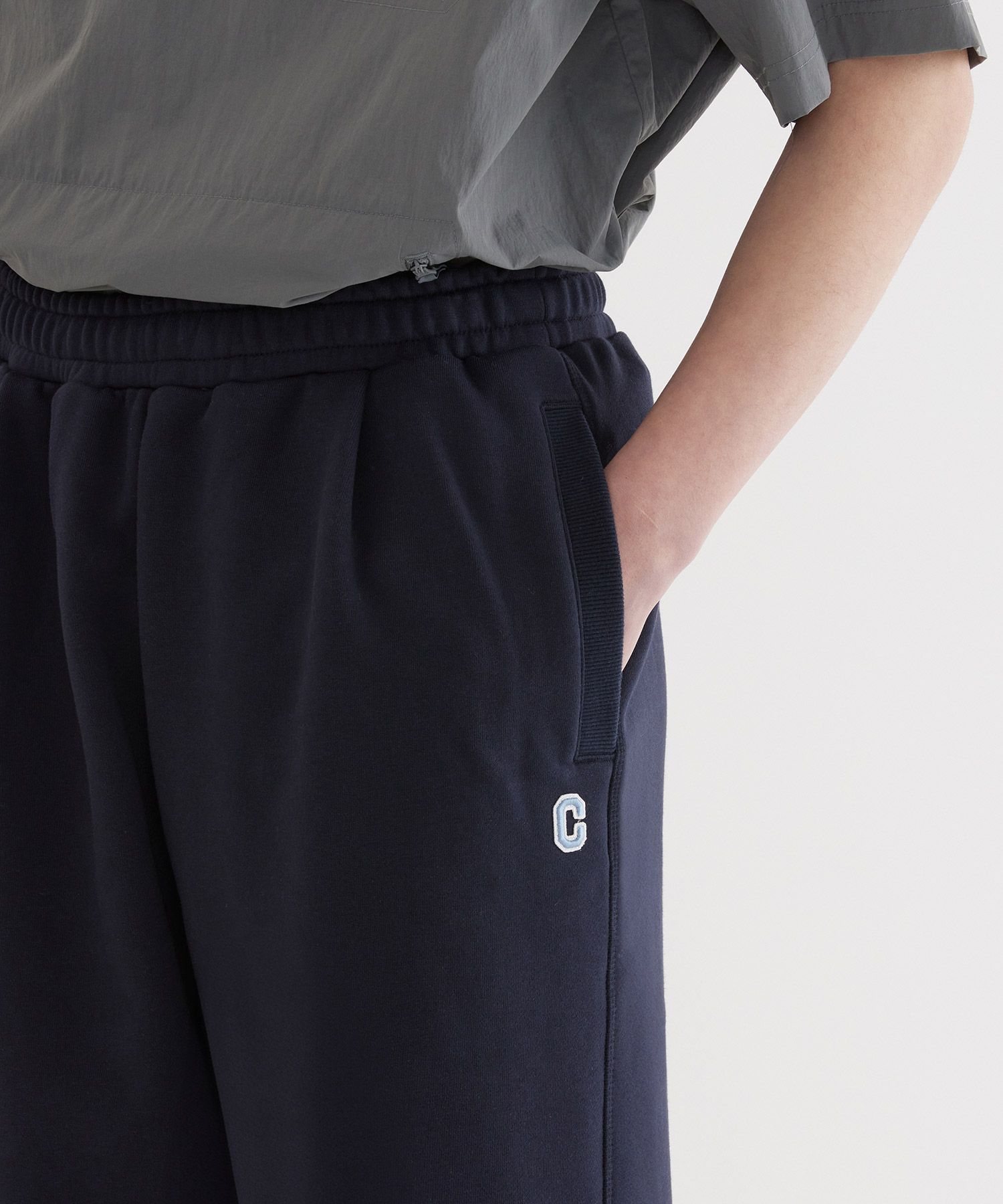 COVERNATのSemi-Wide C Logo Sweatpants 全3色 MUSINSA | COVERNAT Semi-Wide C Logo Sweatpants Dark Navy