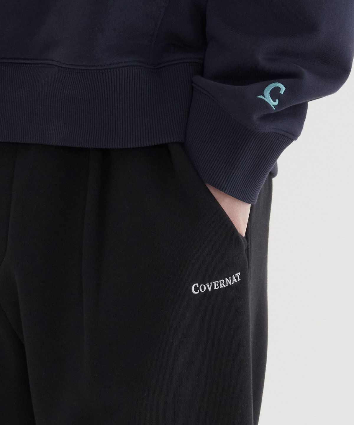 커버낫(COVERNAT) 세미와이드 어센틱 스웻 팬츠 Black