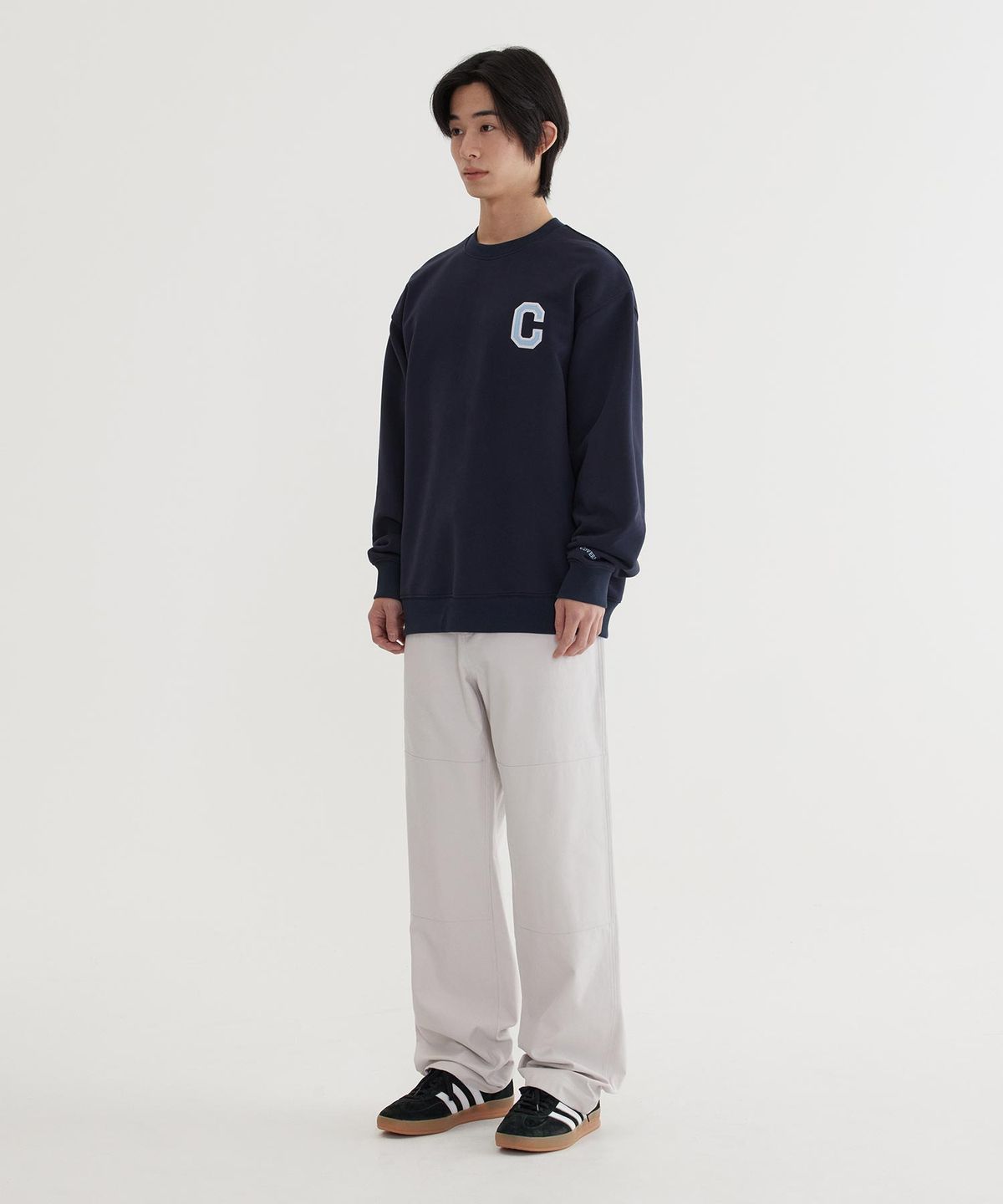 커버낫(COVERNAT) C 로고 맨투맨 Dark Navy