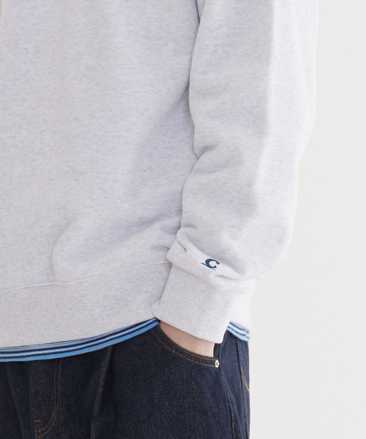 커버낫(COVERNAT) 어센틱 로고 맨투맨 Heather Gray