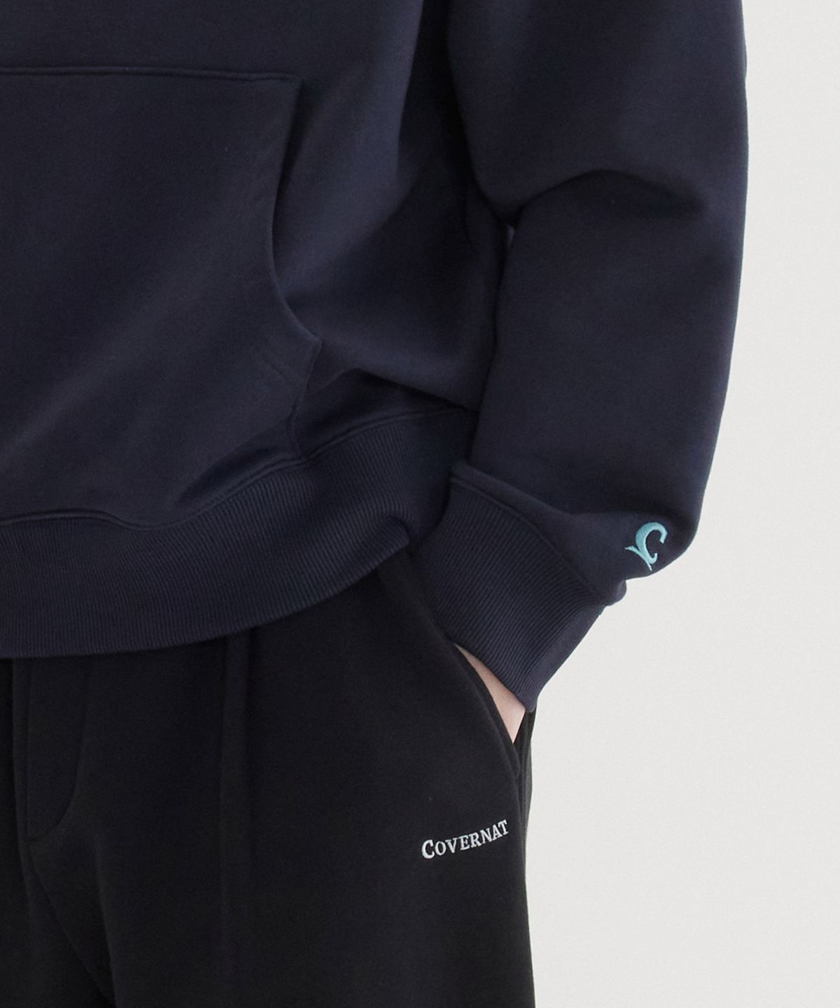 커버낫(COVERNAT) 아치 로고 드롭핏 후디 Dark Navy