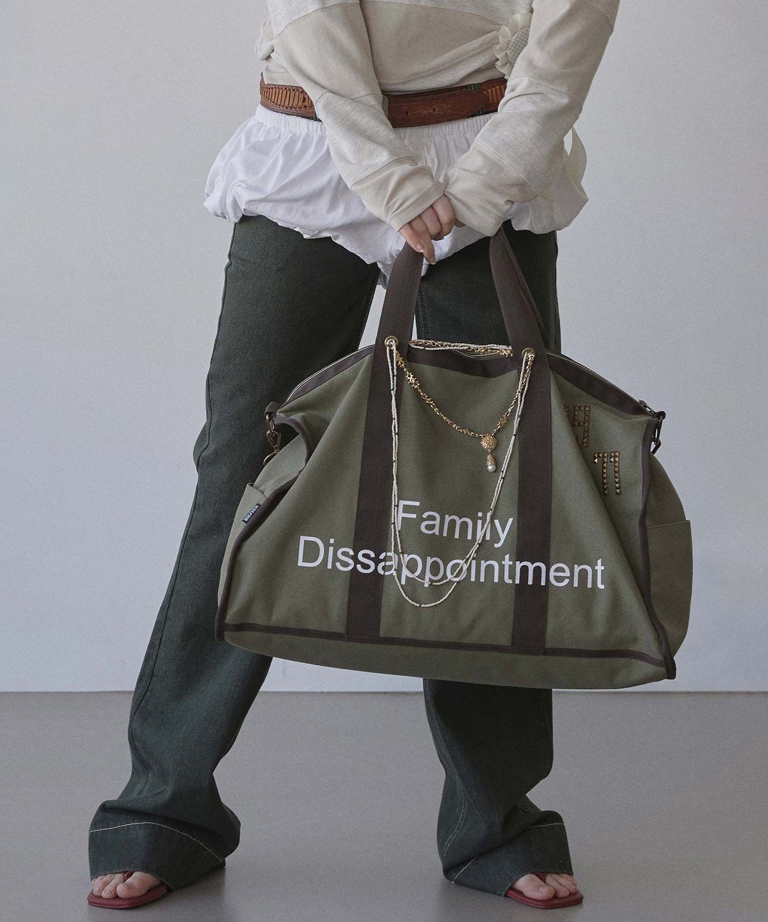 MUSINSA公式 | SCULPTOR Family Diss(appointment) Tote Bag Khaki