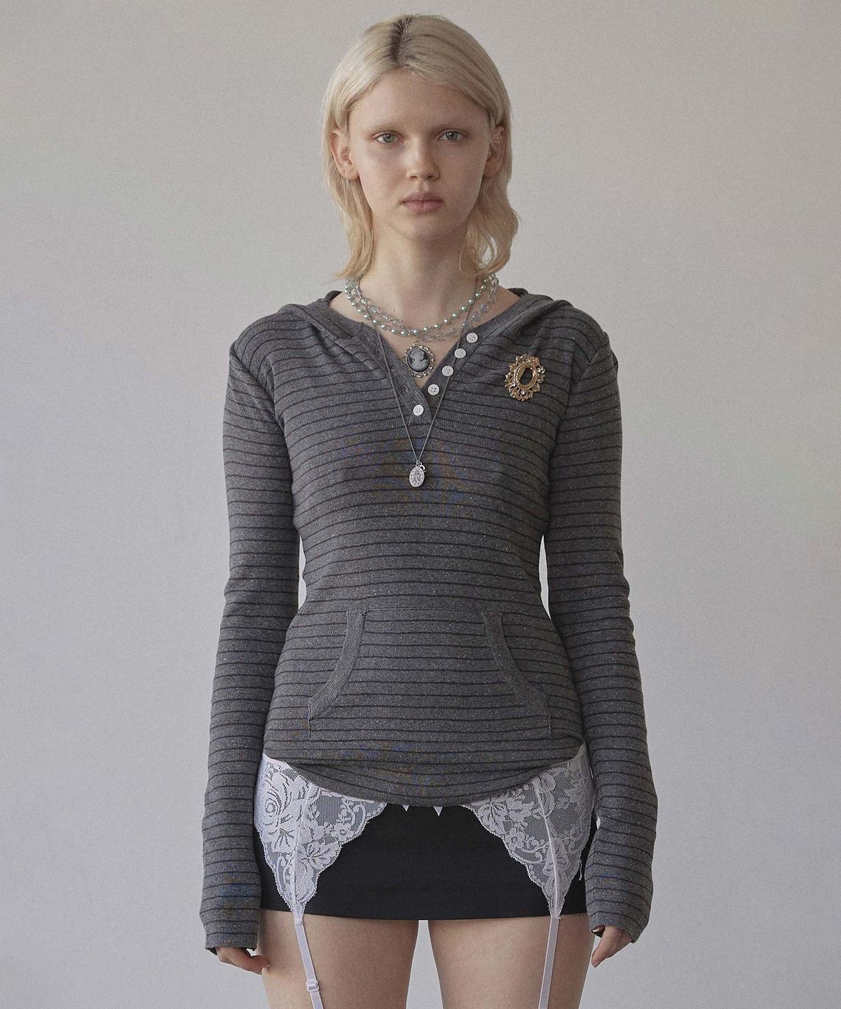 스컬프터(SCULPTOR) Knitted Stripe Hoodie Charcoal/Black
