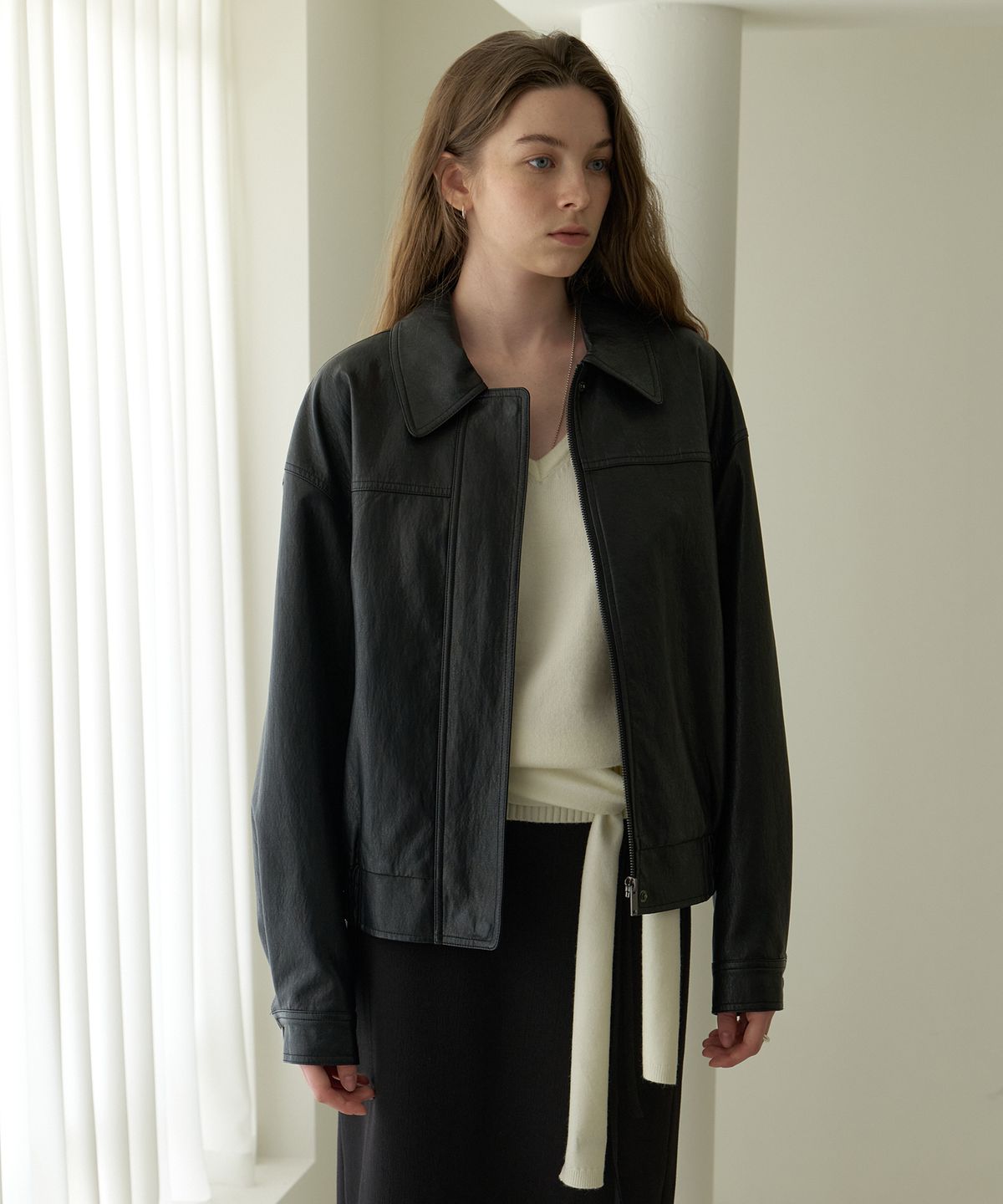 어몽(AMONG) A FAUX LEATHER JUMPER_BLACK
